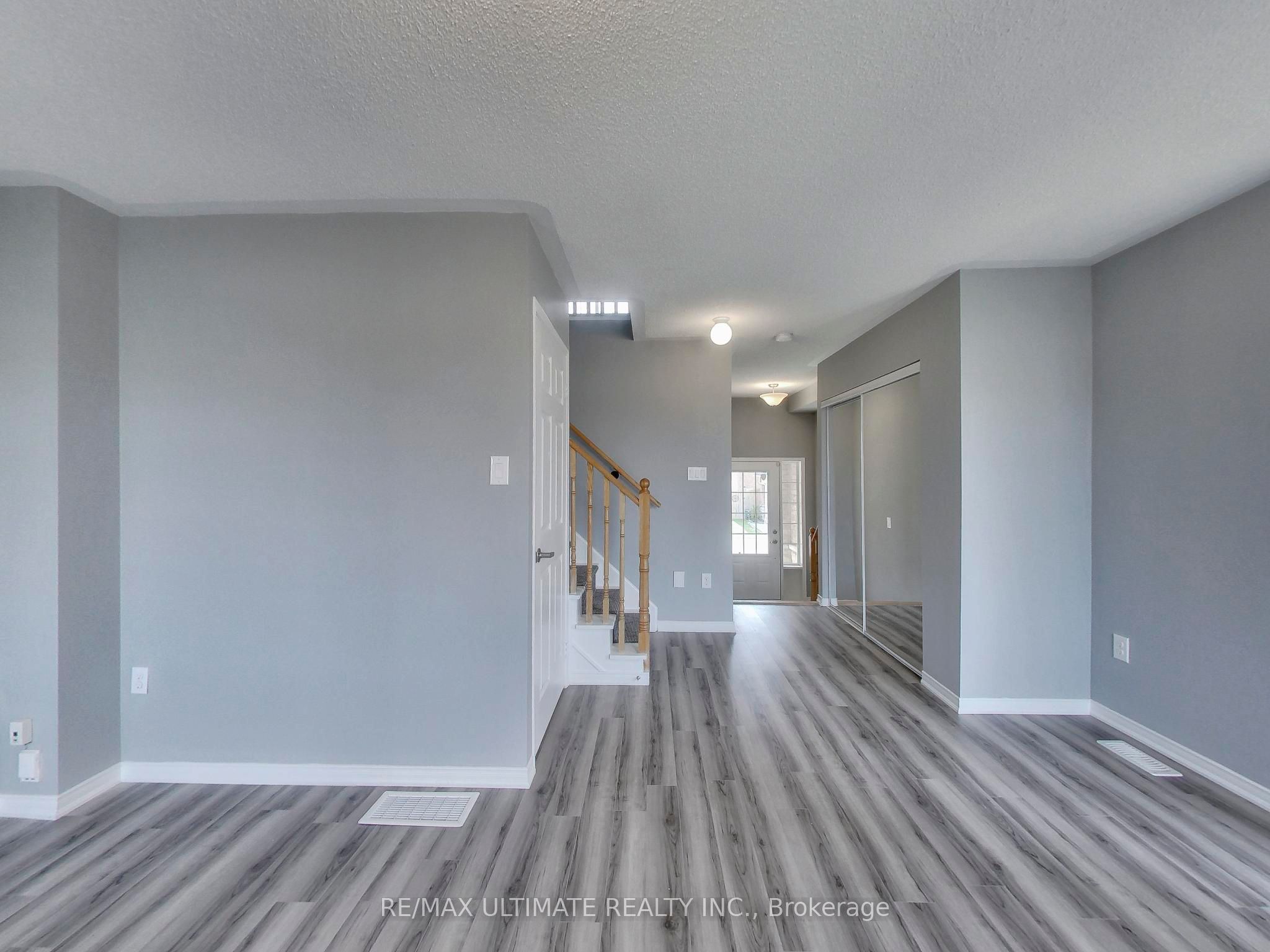 487 Rossland Road E Property Photo 6
