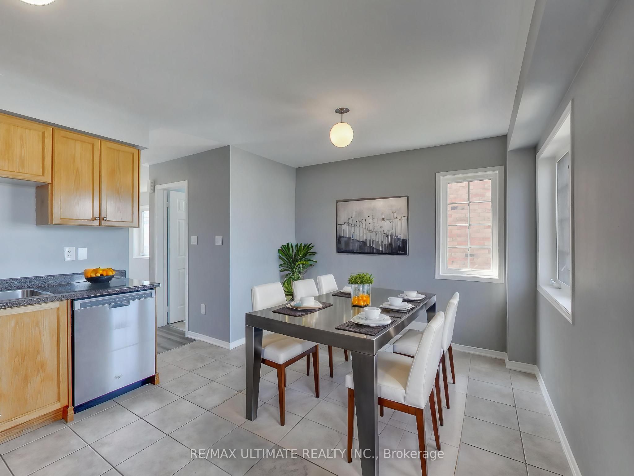 487 Rossland Road E Property Photo 17