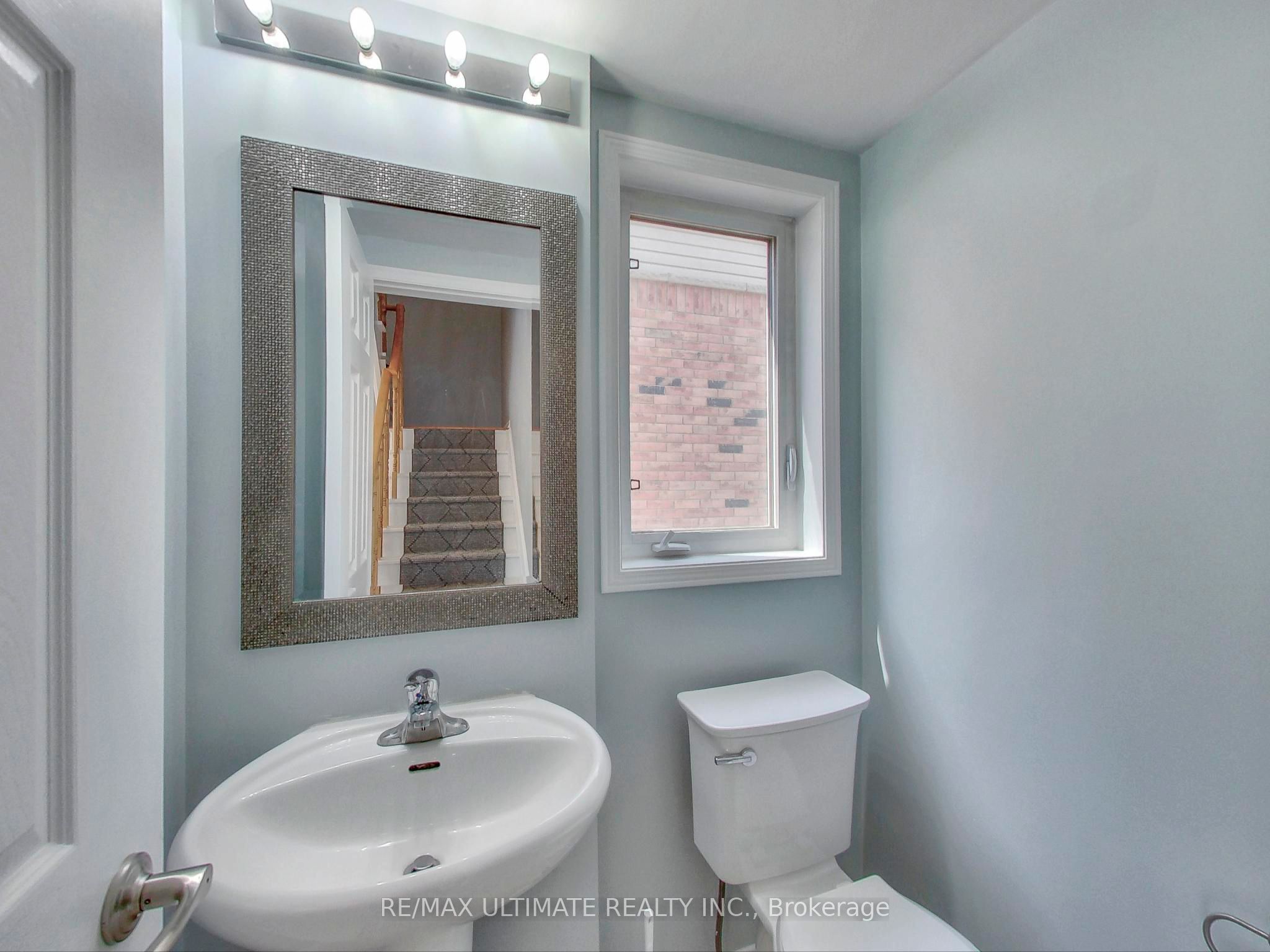 487 Rossland Road E Property Photo 20
