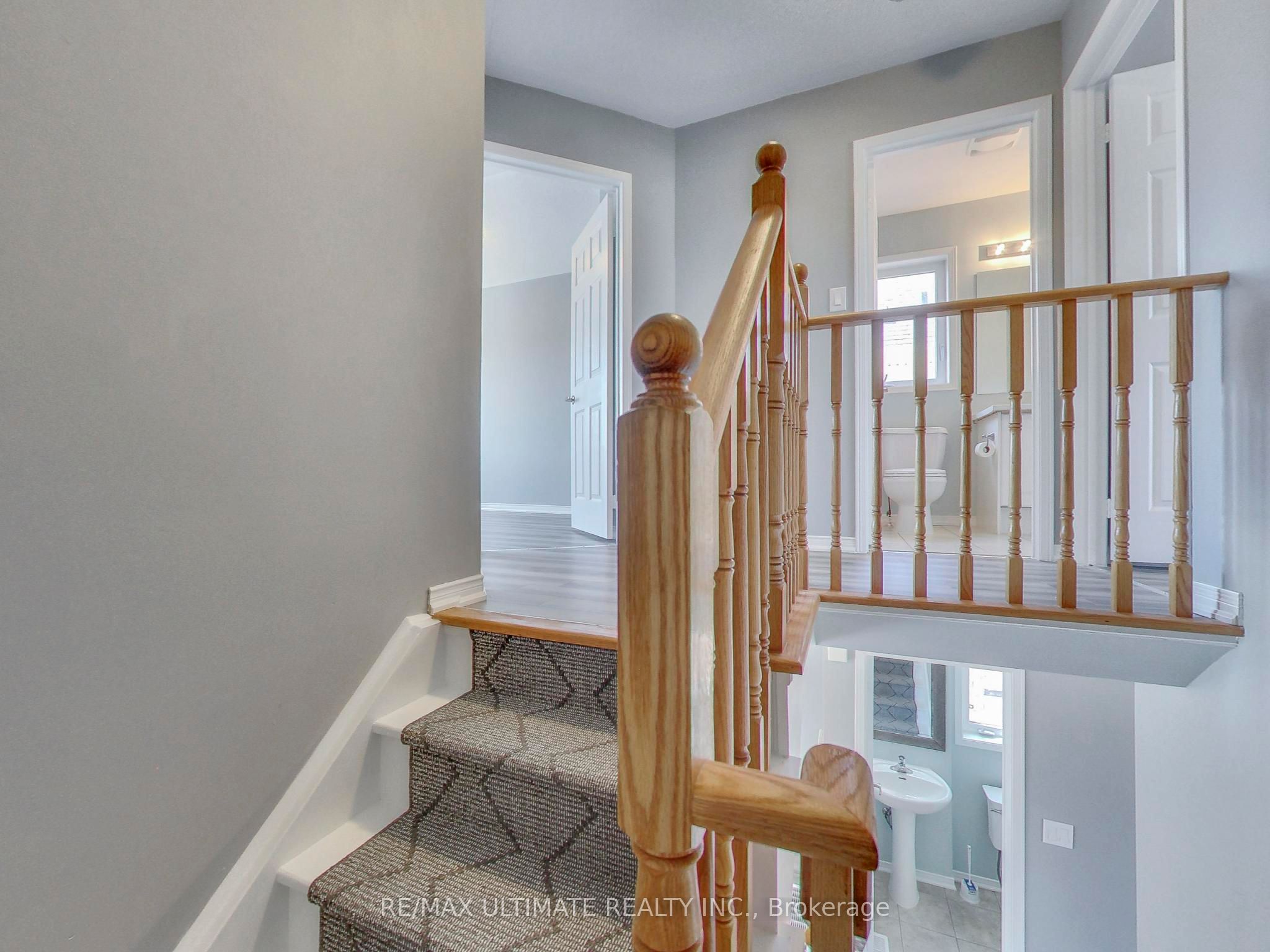 487 Rossland Road E Property Photo 21