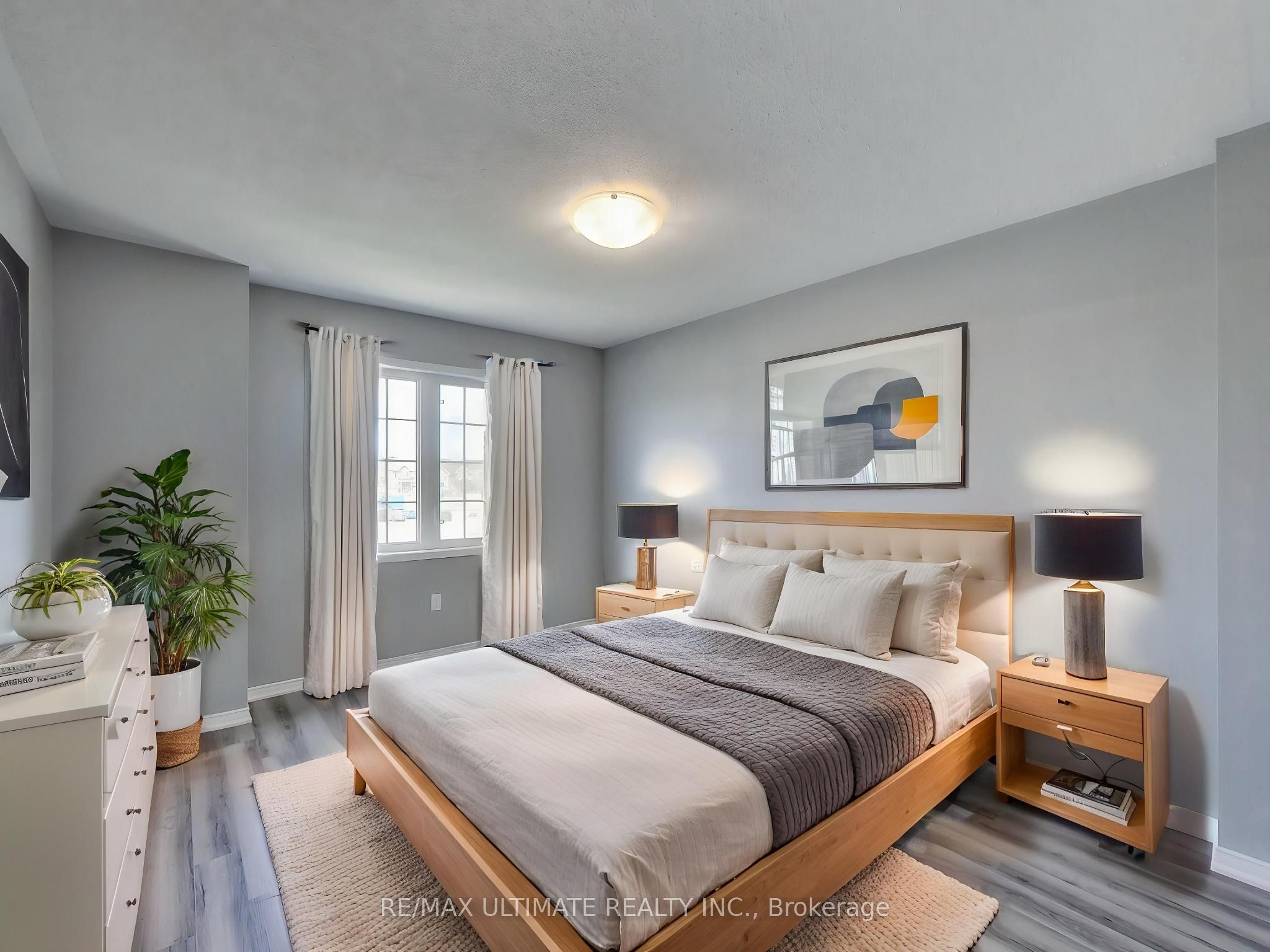 487 Rossland Road E Property Photo 22