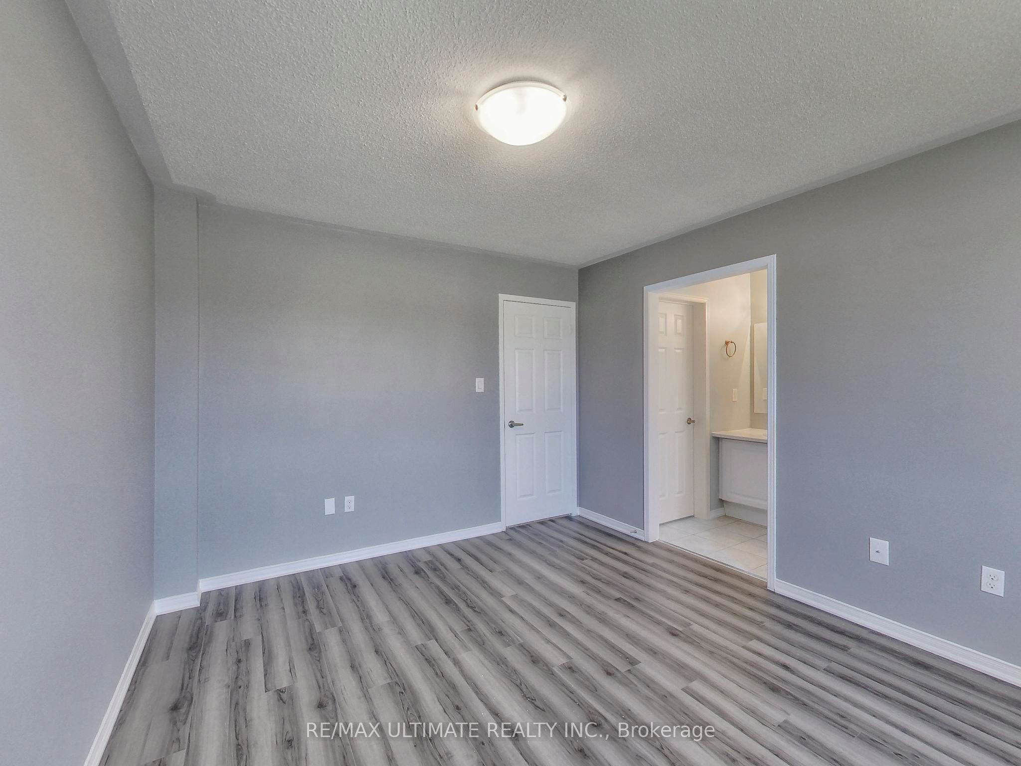 487 Rossland Road E Property Photo 24