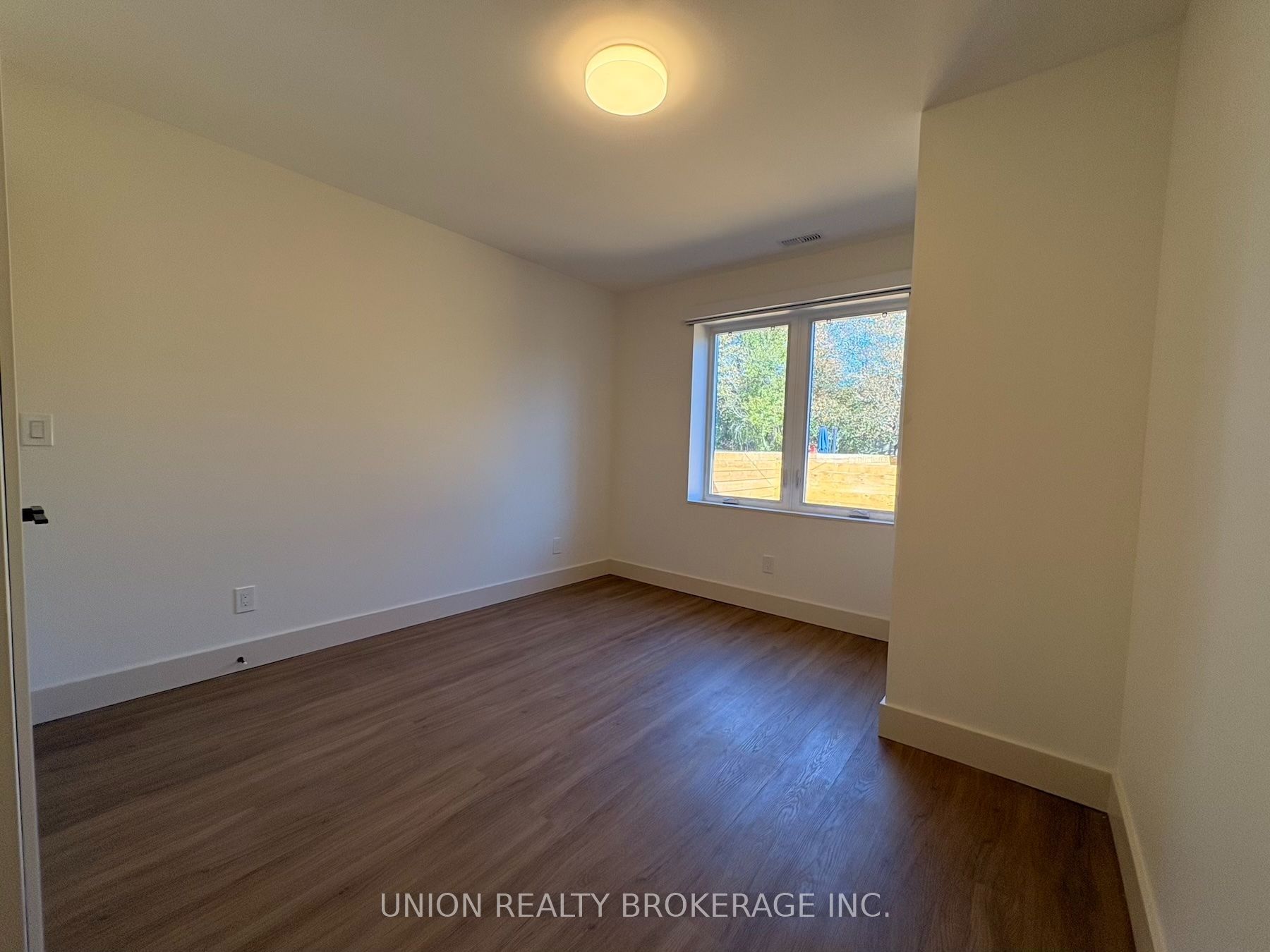 35 Elmview Drive Main Property Photo 12