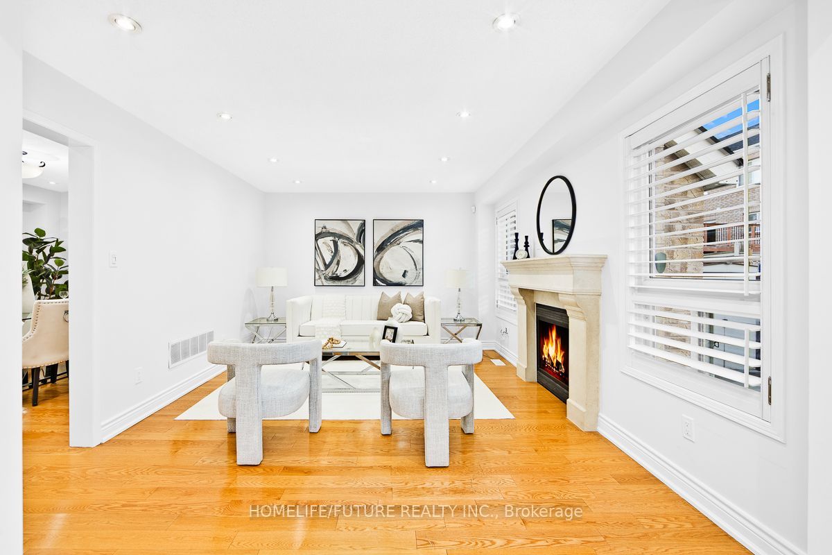 25 Thackery Drive Property Photo 8