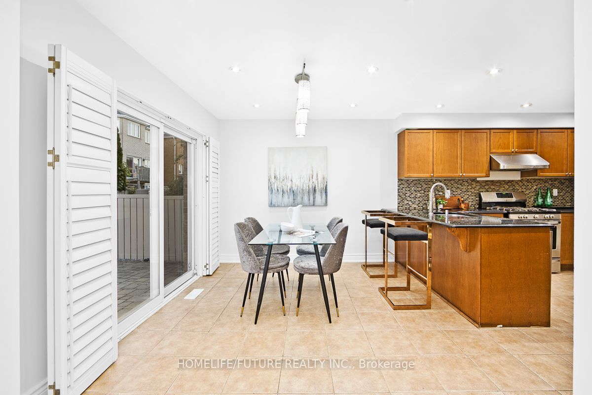25 Thackery Drive Property Photo 12