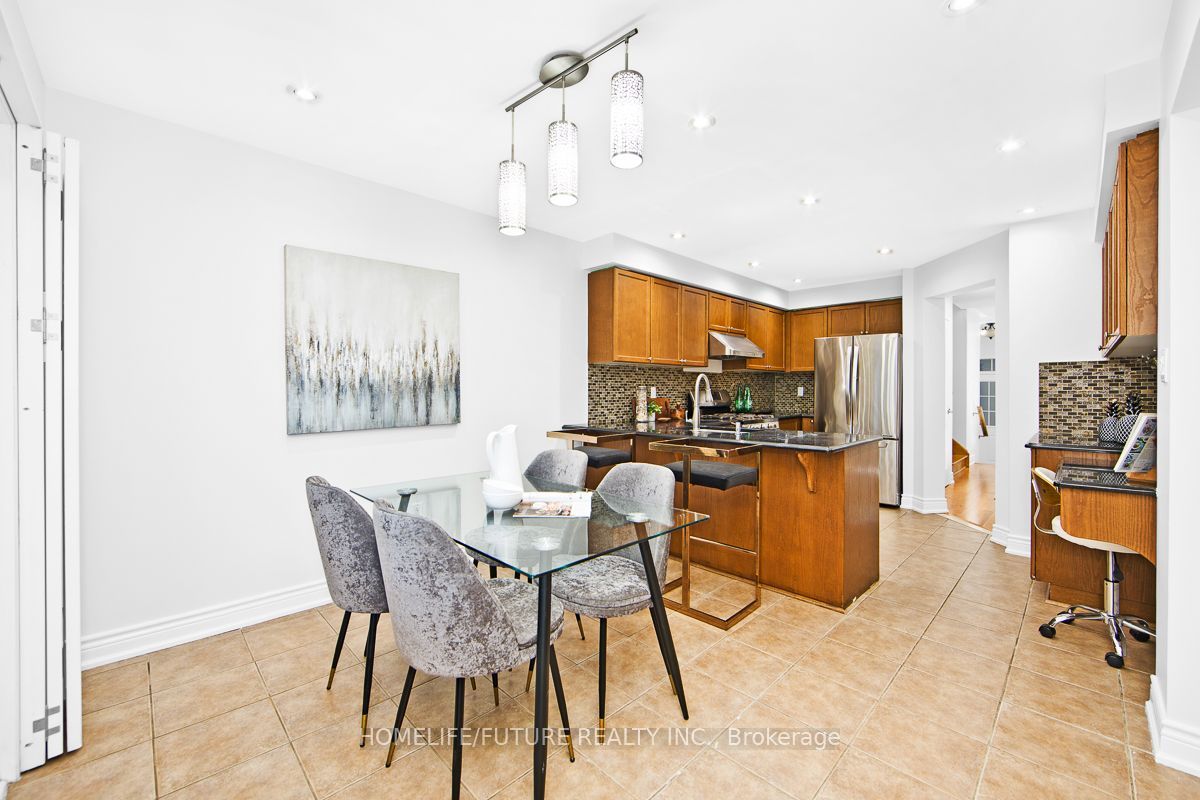 25 Thackery Drive Property Photo 13