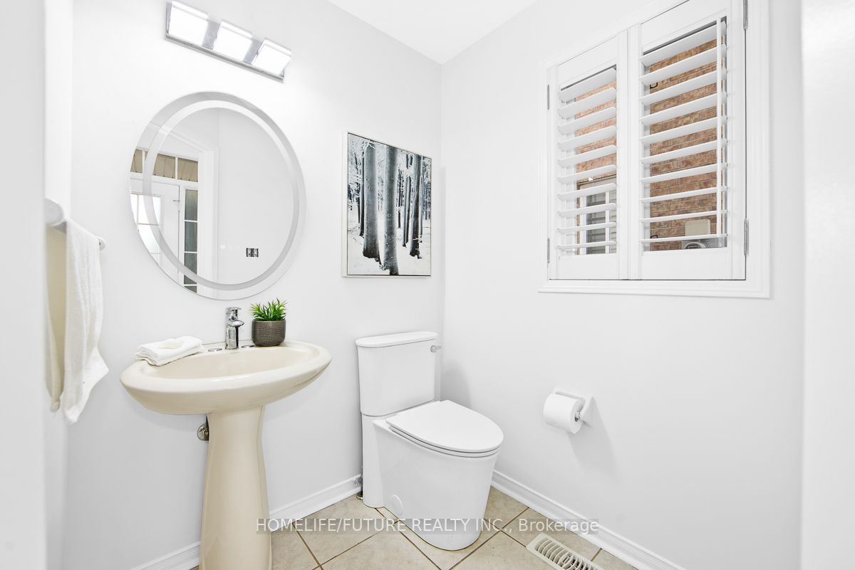 25 Thackery Drive Property Photo 16