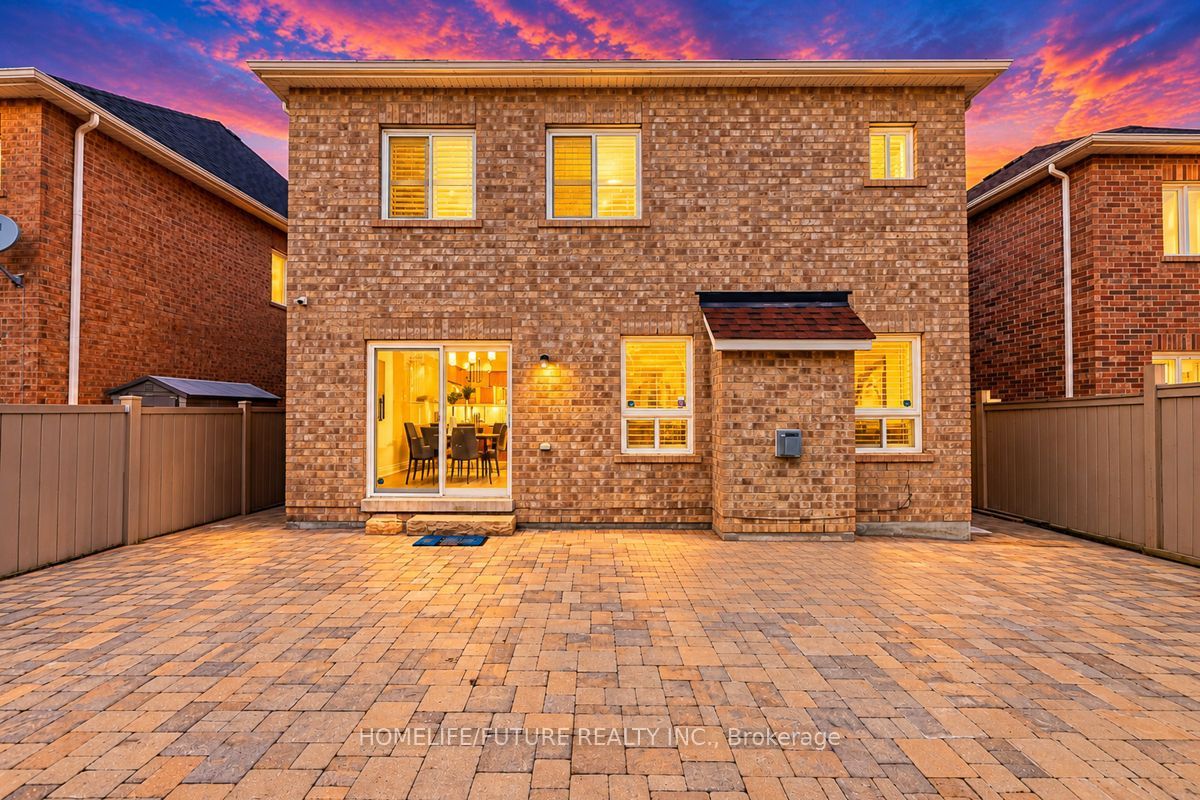 25 Thackery Drive Property Photo 30