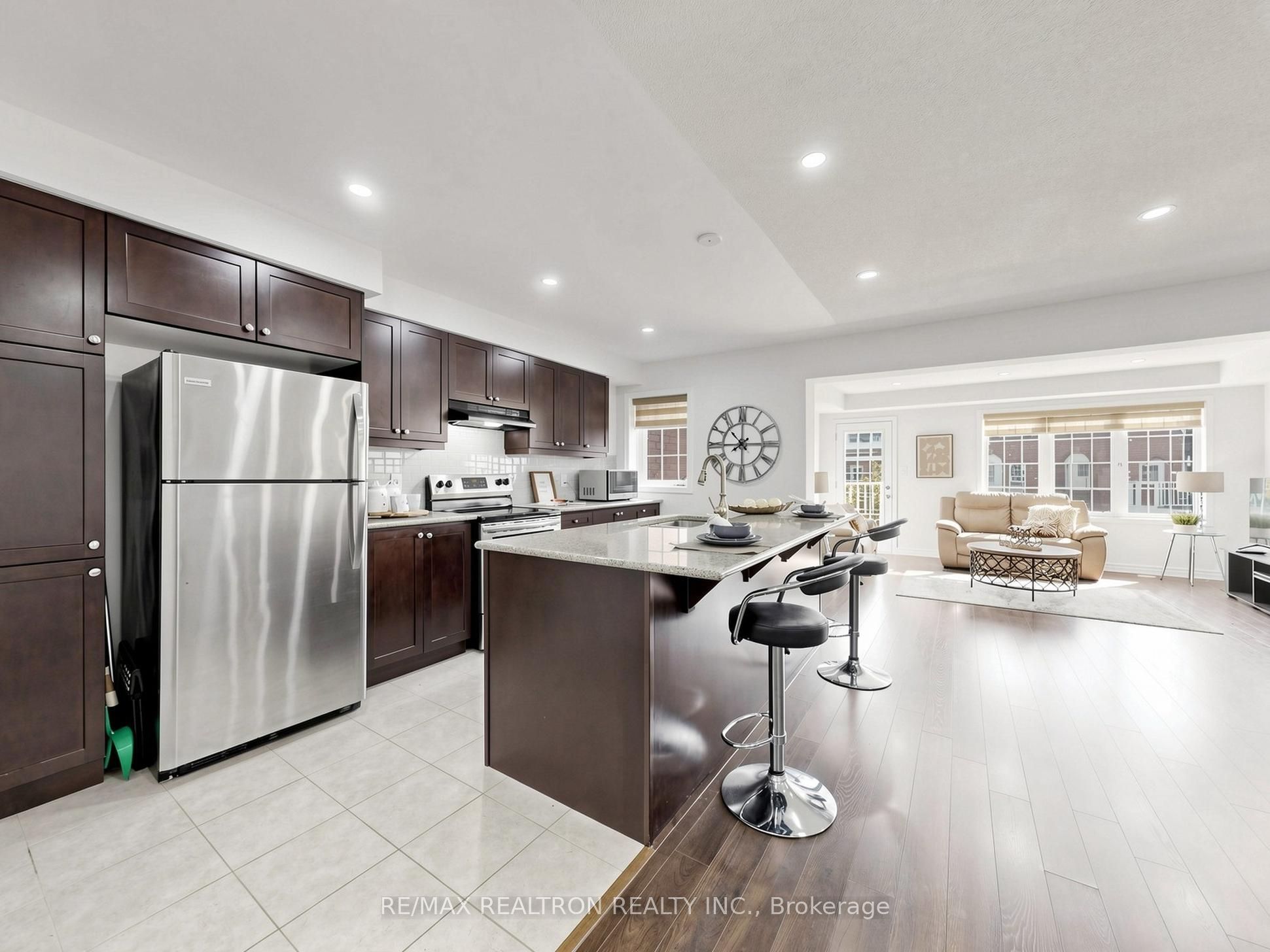 1072 Clipper Lane Property Photo 10