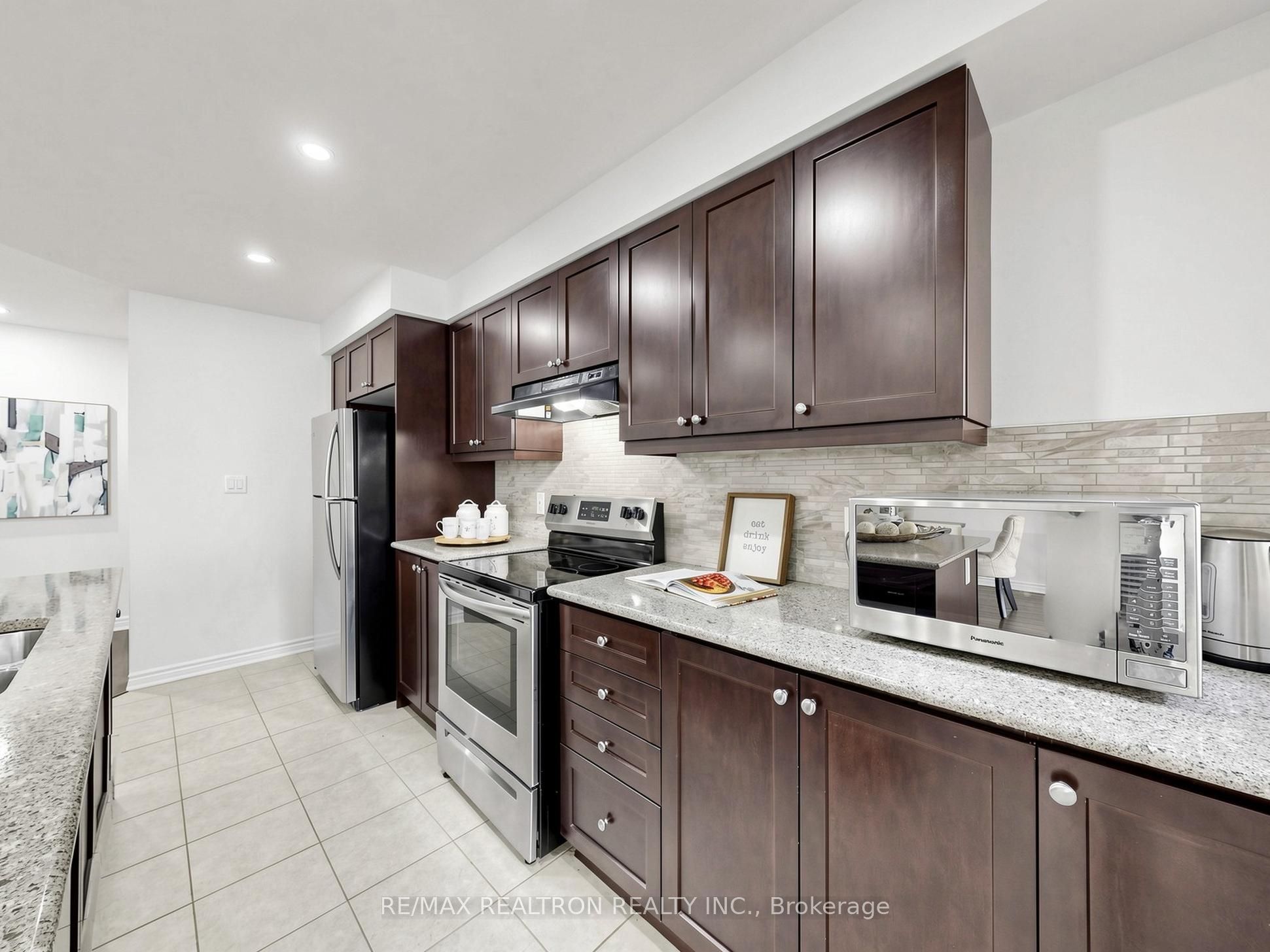 1072 Clipper Lane Property Photo 12