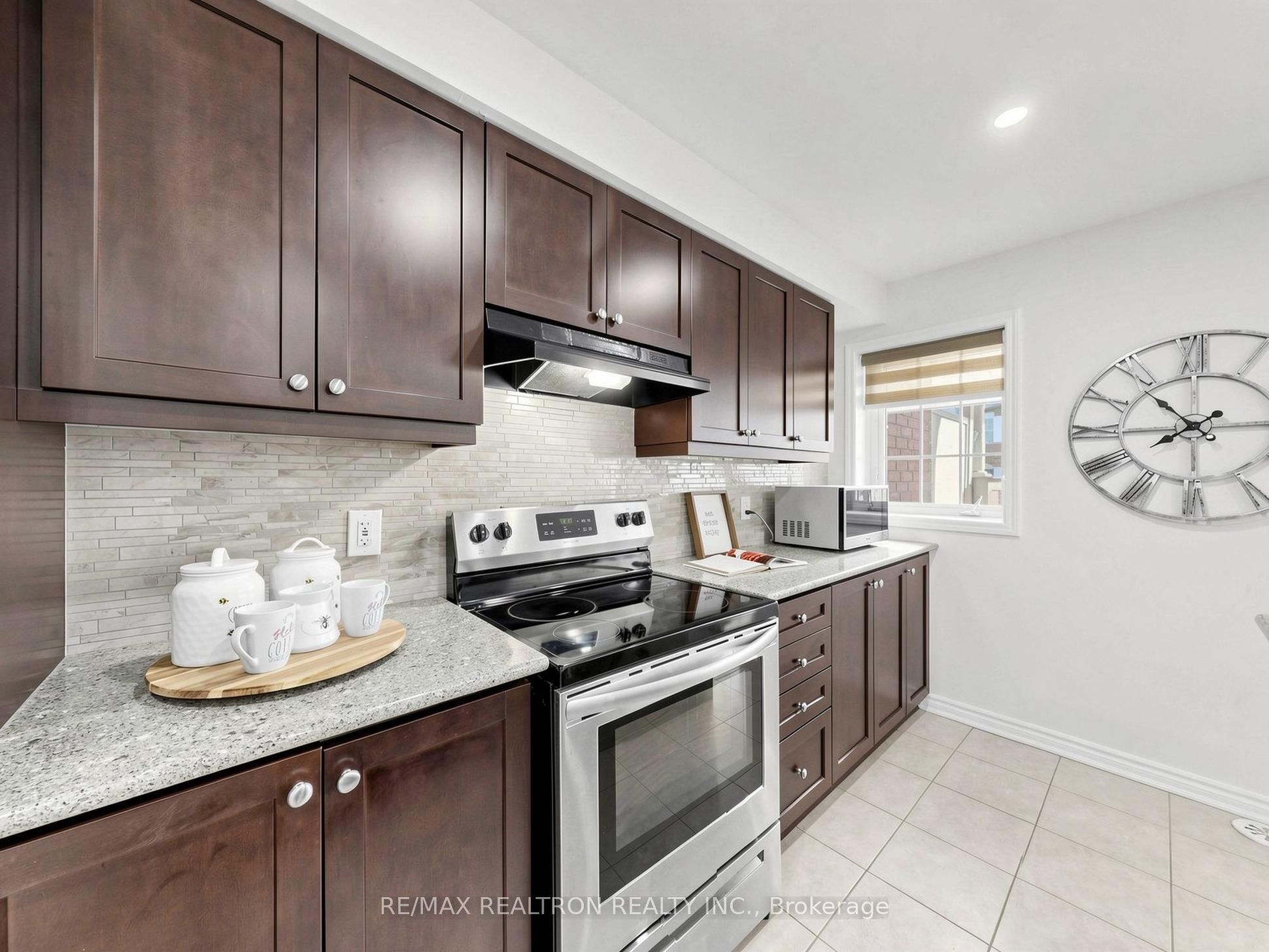 1072 Clipper Lane Property Photo 14