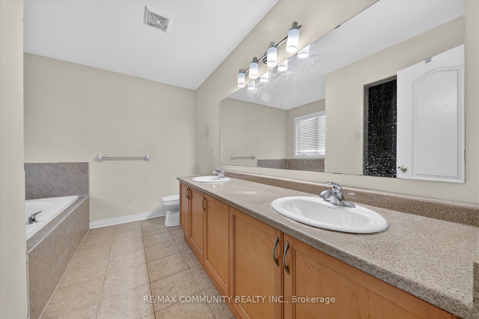 1550 Bruny Avenue Main Property Photo 19