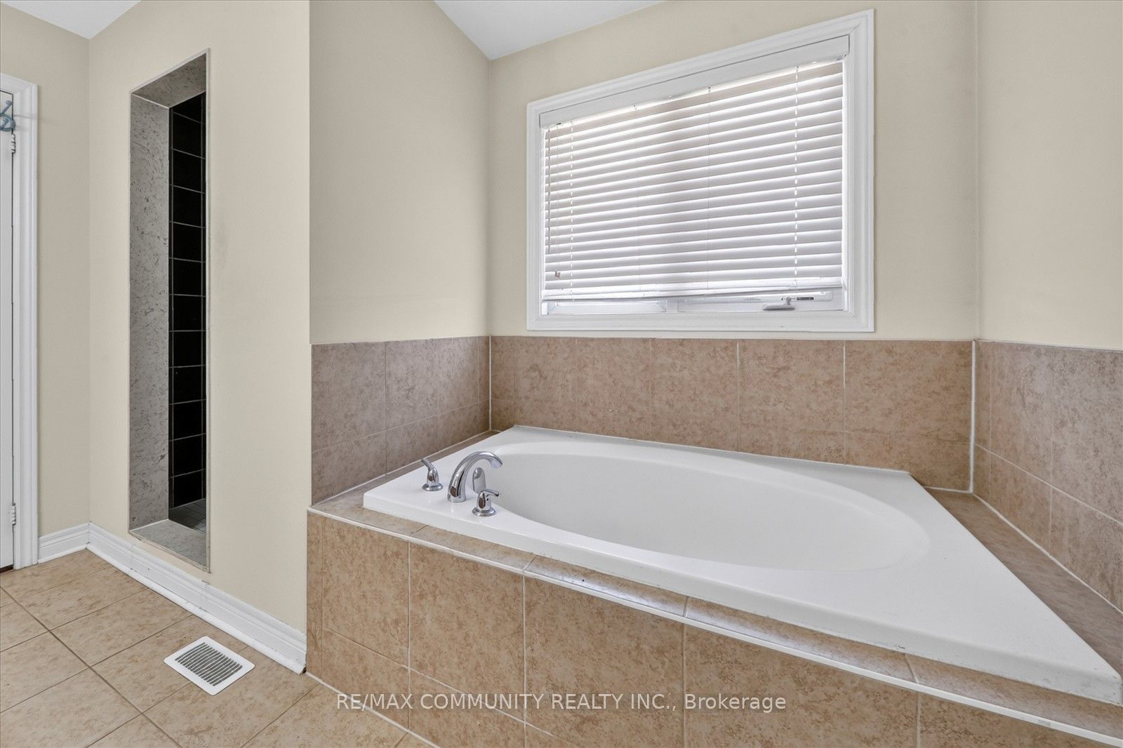1550 Bruny Avenue Main Property Photo 20