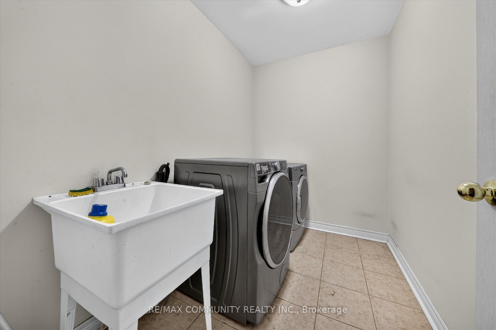 1550 Bruny Avenue Main Property Photo 23