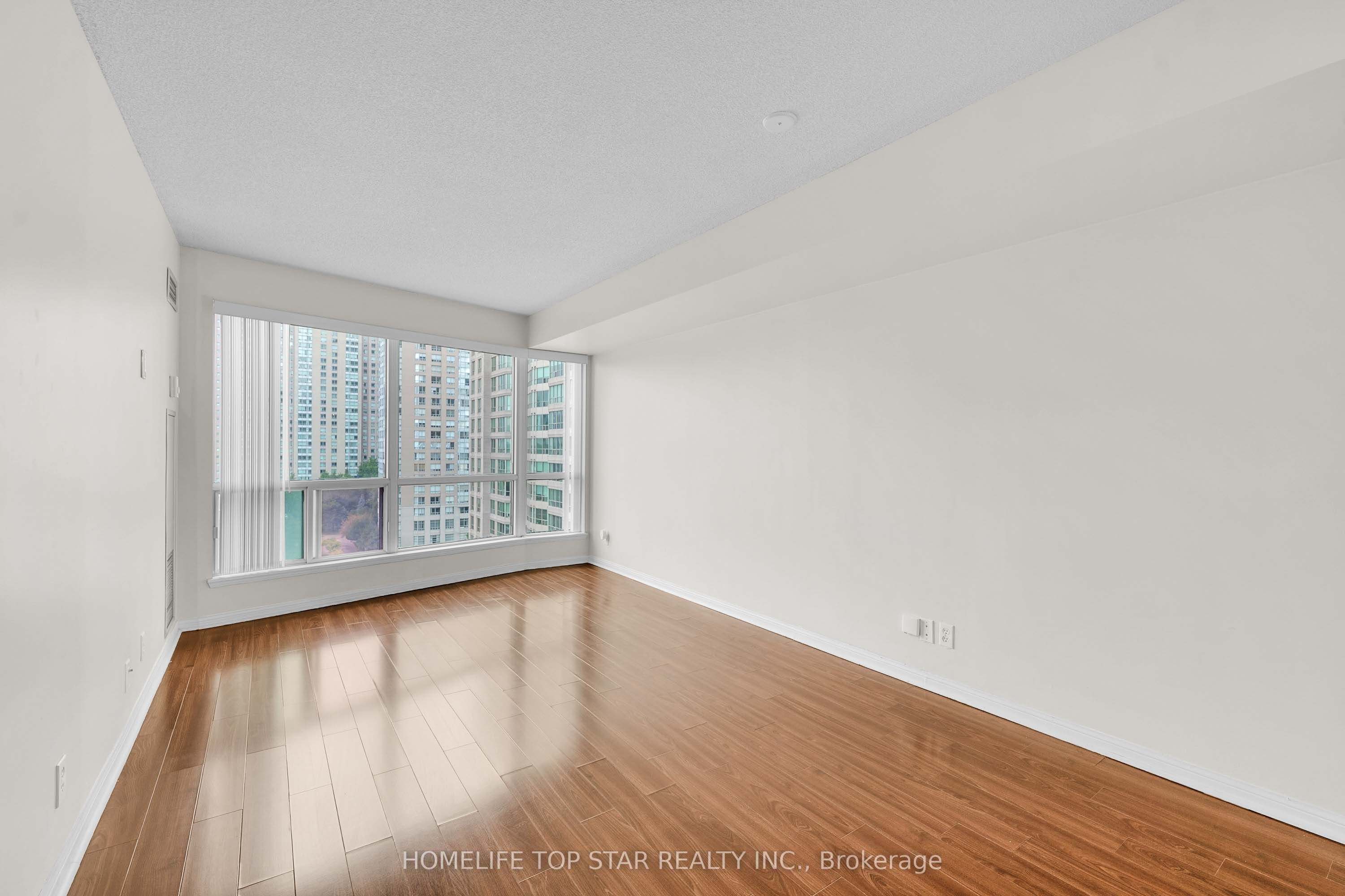 8 Lee Centre Drive 1011 Property Photo 8