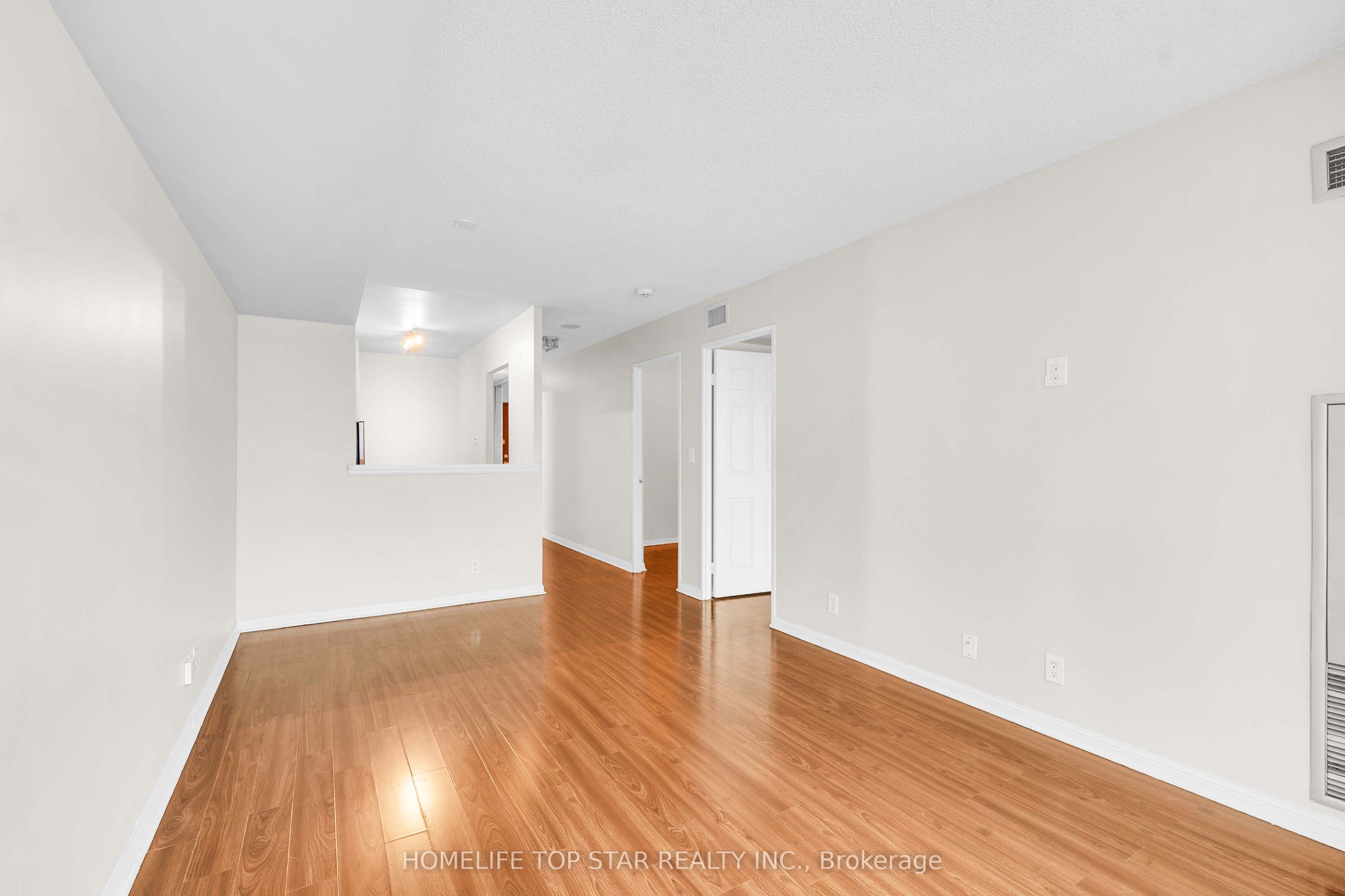 8 Lee Centre Drive 1011 Property Photo 10