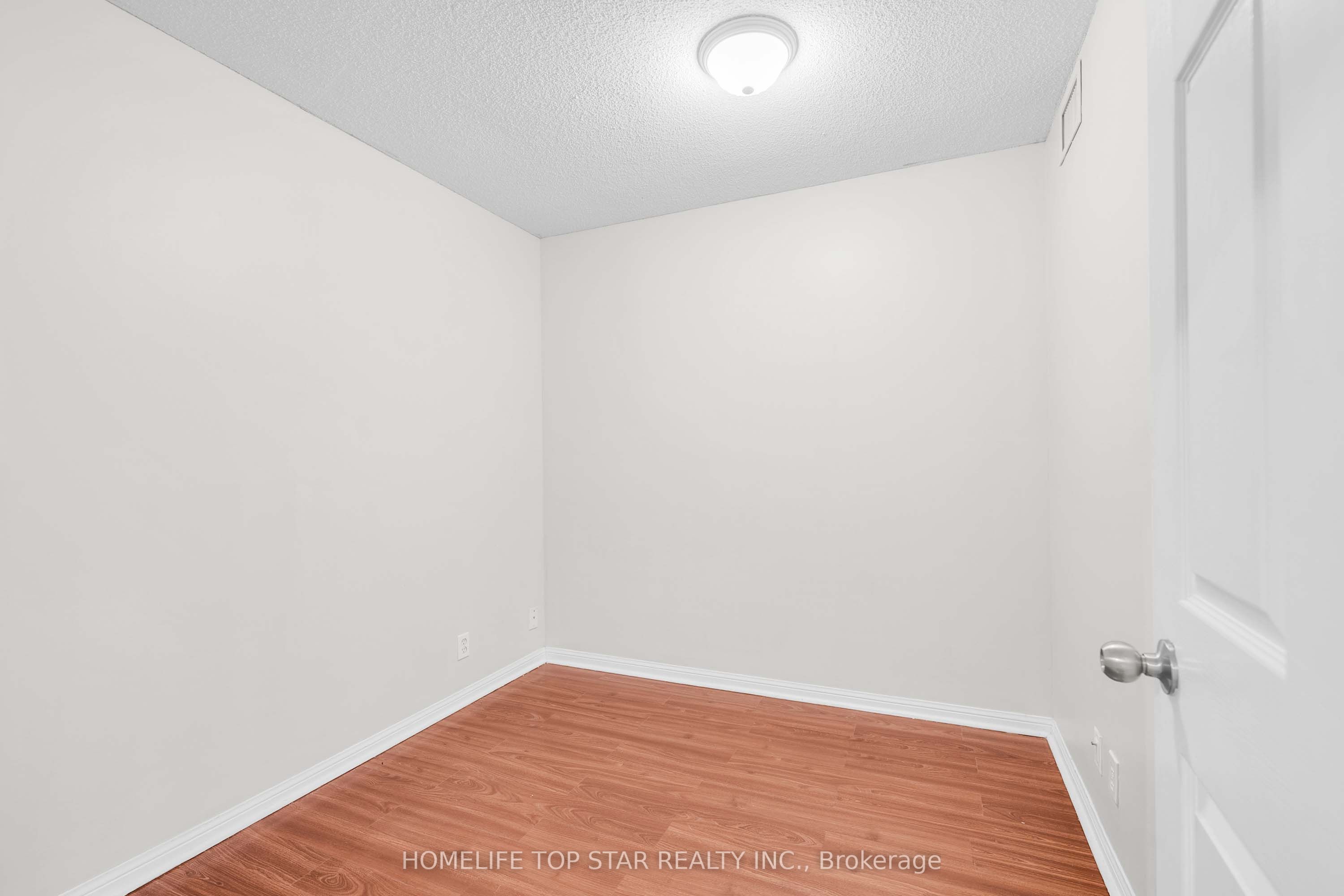 8 Lee Centre Drive 1011 Property Photo 13