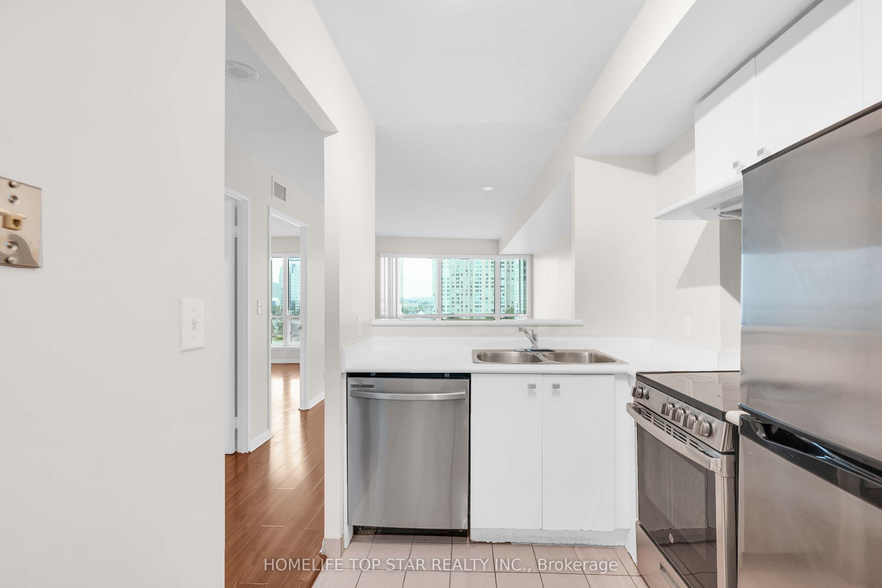 8 Lee Centre Drive 1011 Property Photo 17