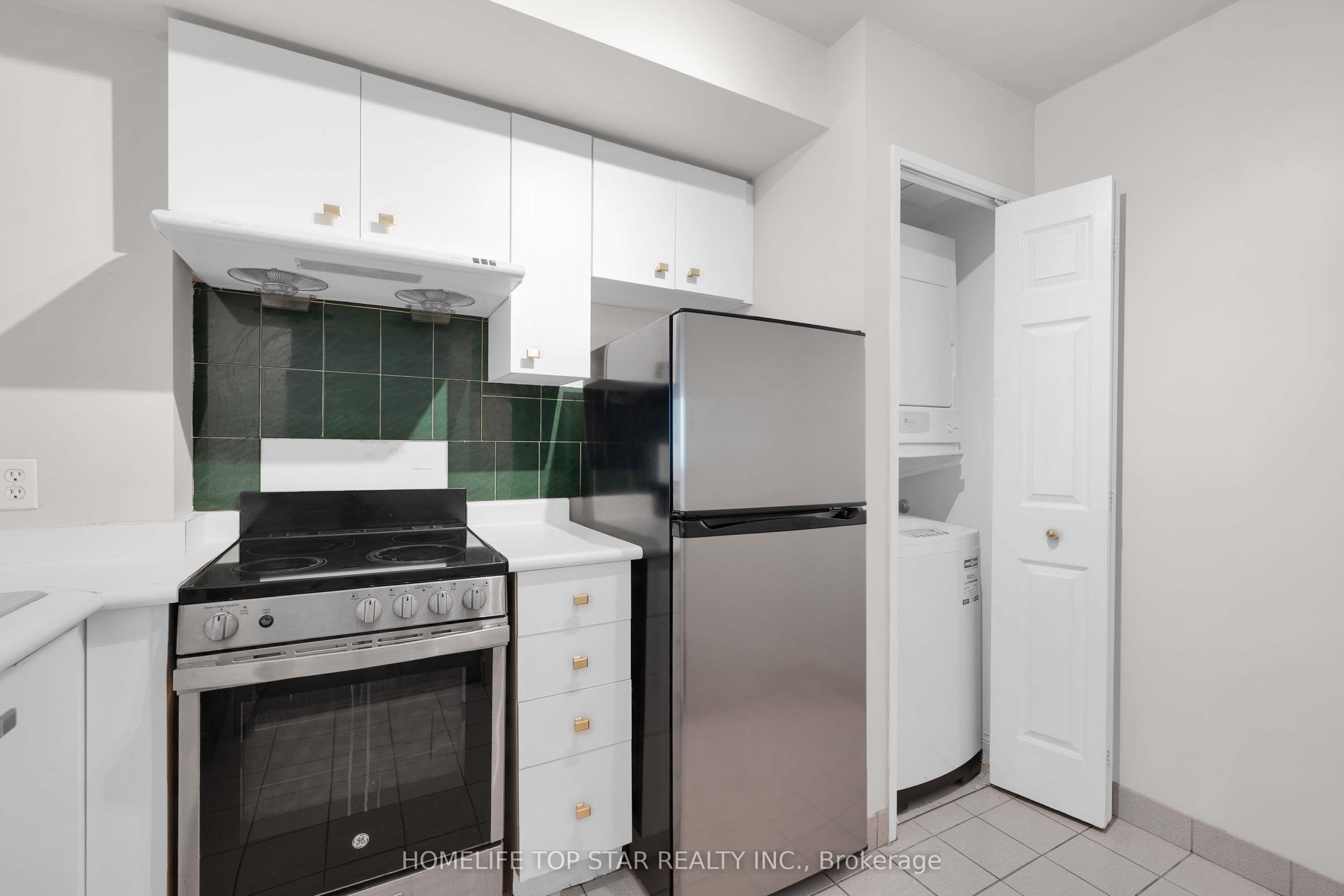 8 Lee Centre Drive 1011 Property Photo 18