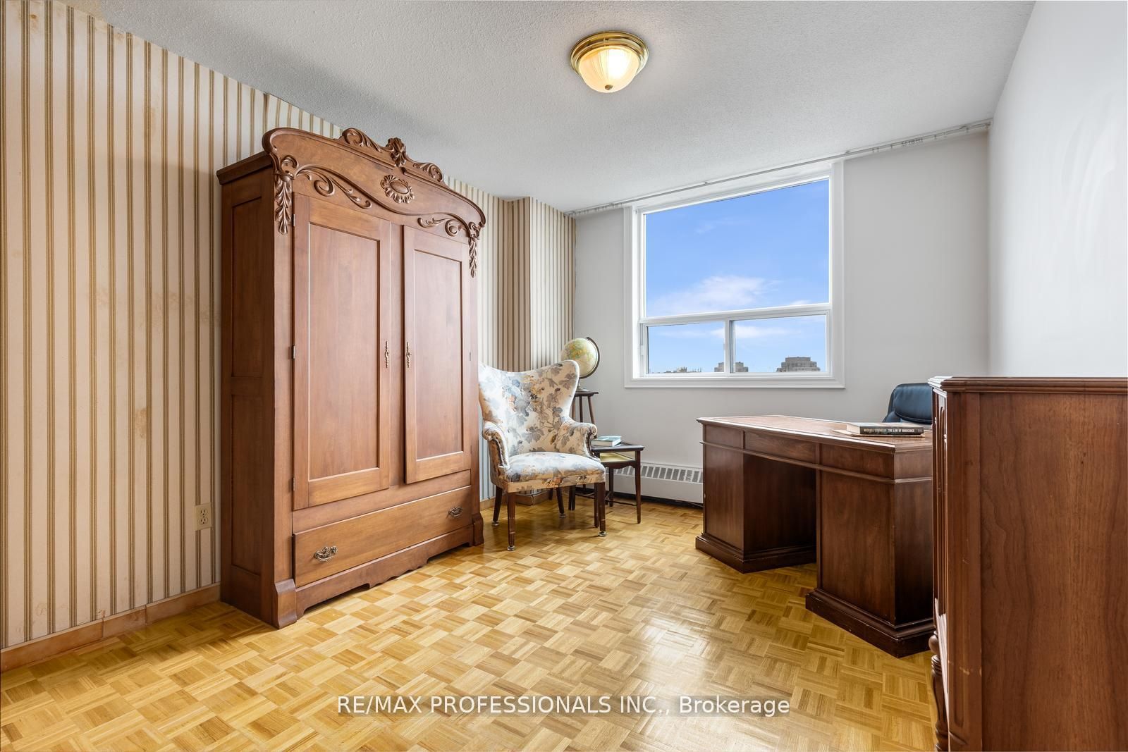180 Markham Road 1704 Property Photo 15