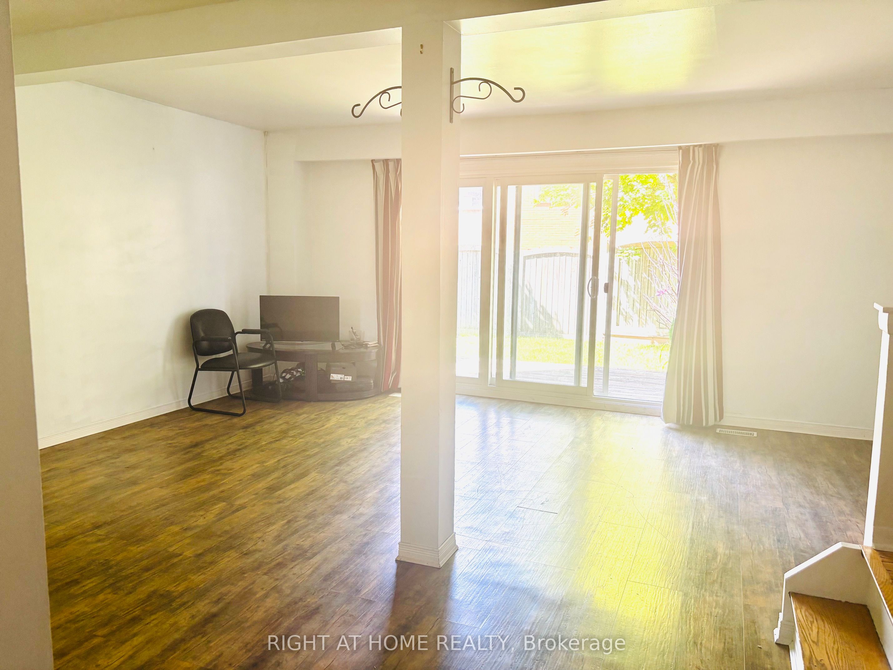925 Bayly Street 7 Property Photo 20