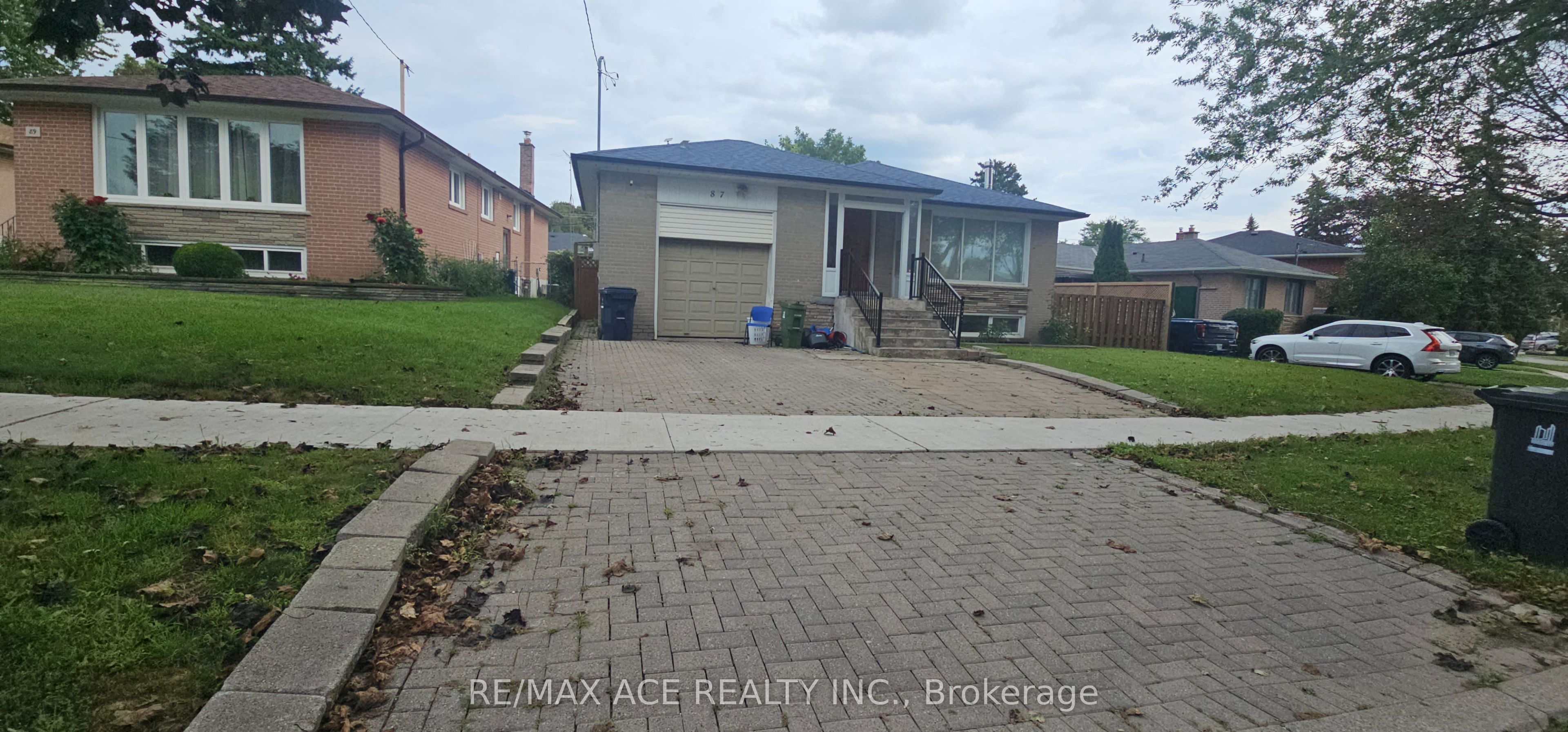 87 Lynnbrook Drive Main Property Photo 4