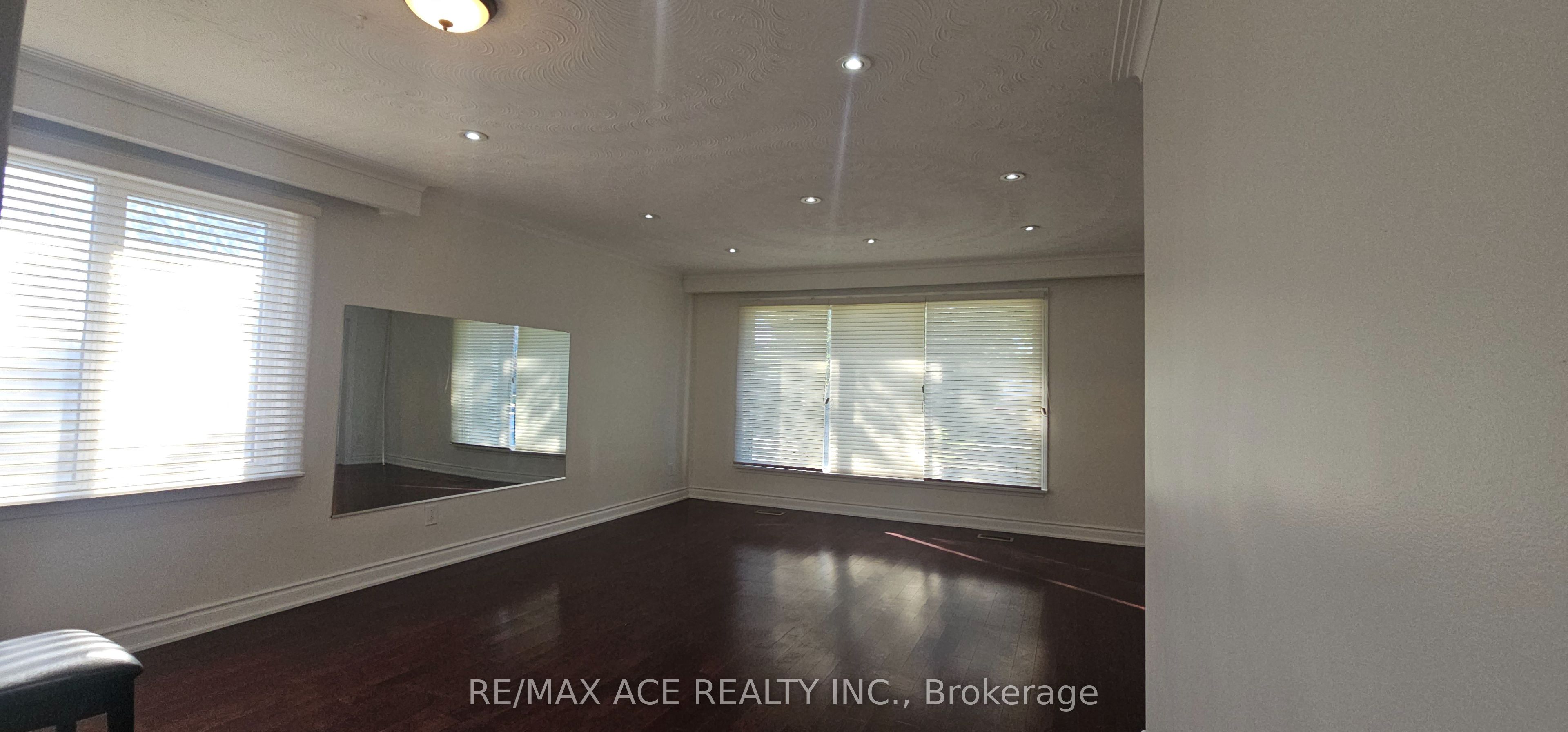87 Lynnbrook Drive Main Property Photo 6