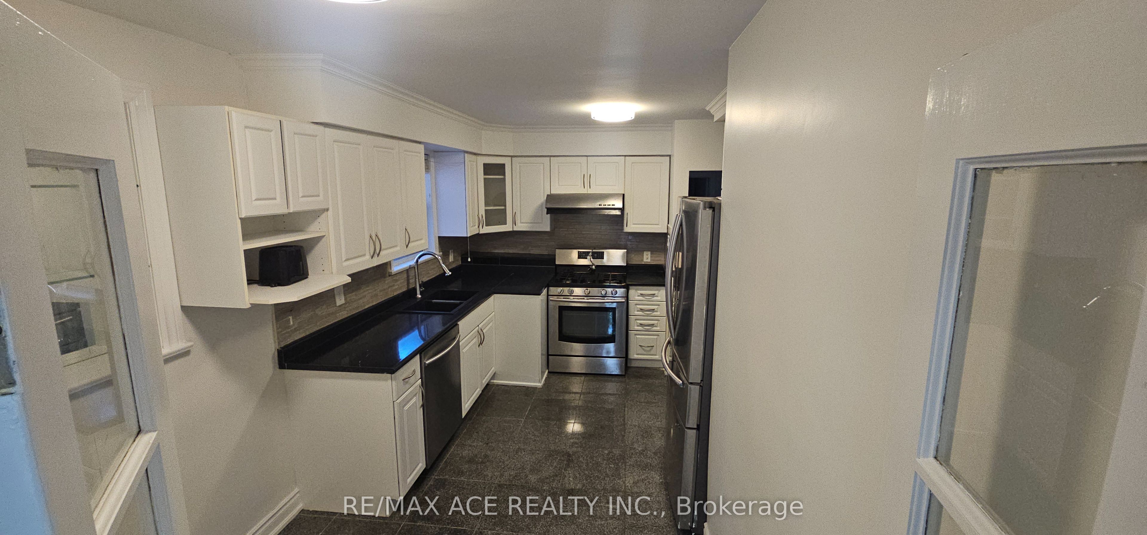 87 Lynnbrook Drive Main Property Photo 12