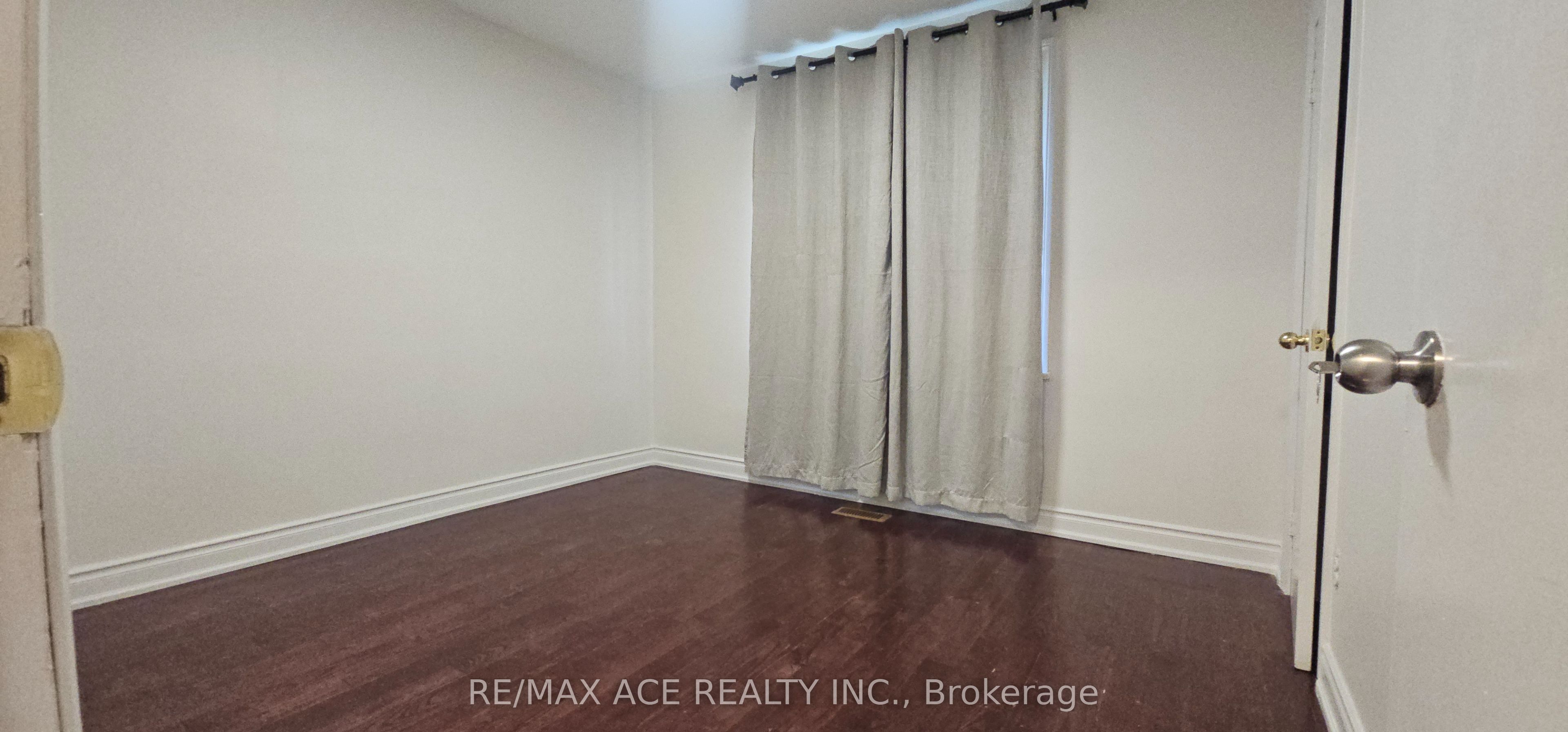 87 Lynnbrook Drive Main Property Photo 14