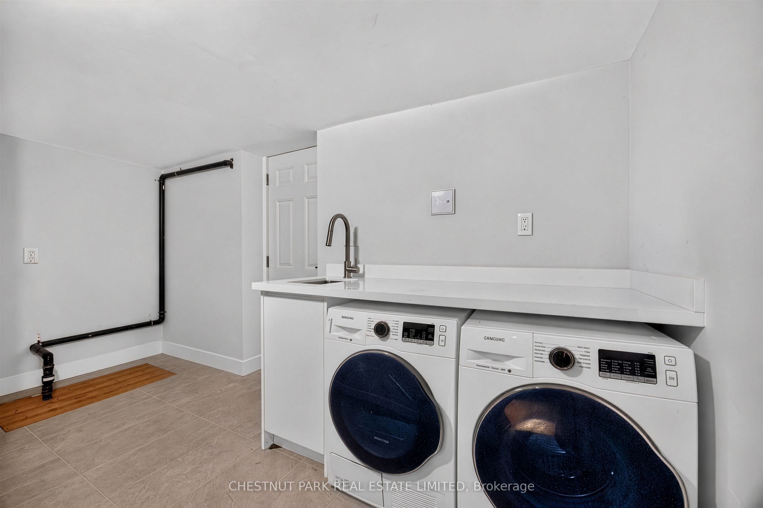 26 Caroline Avenue Property Photo 42