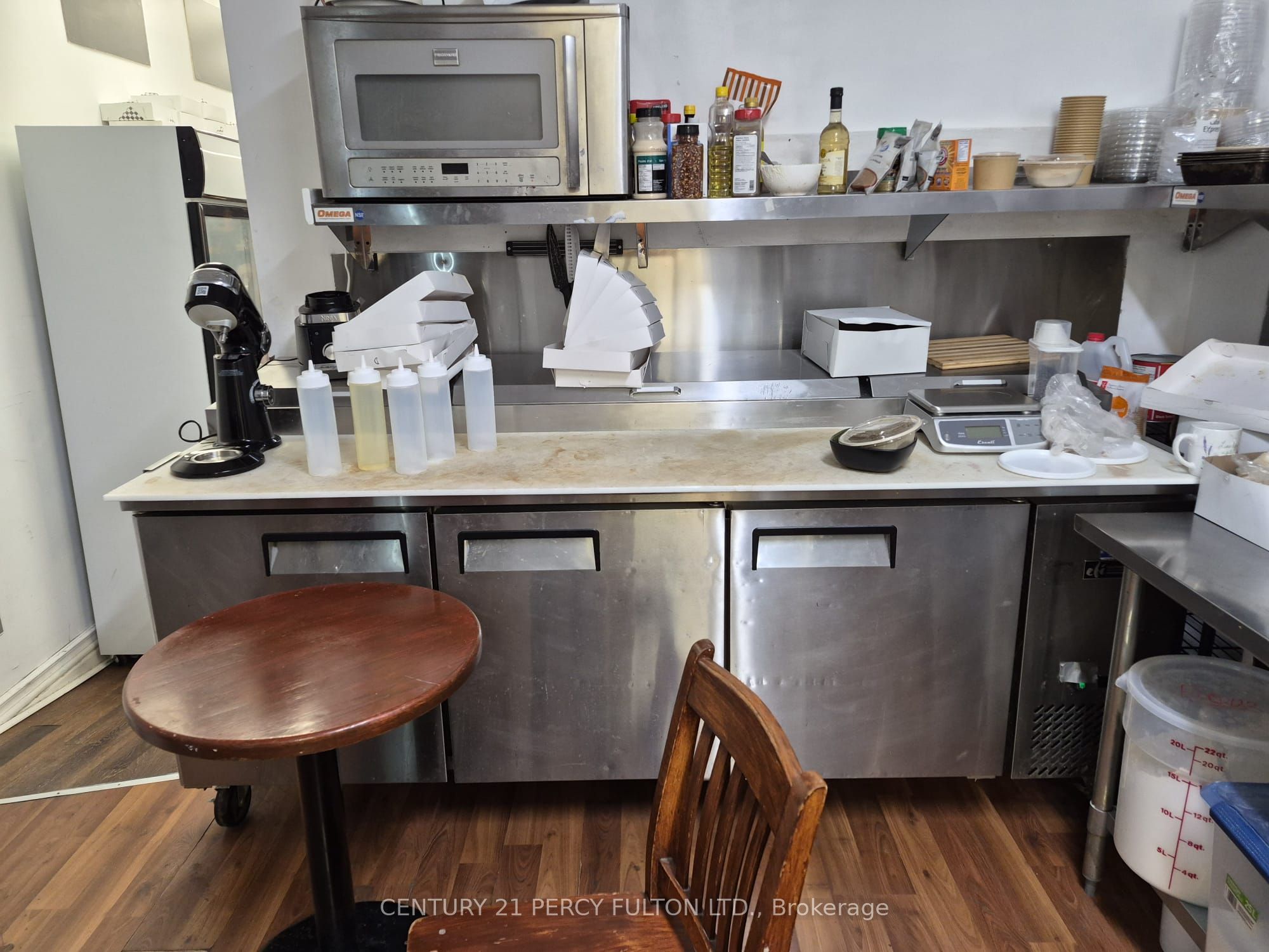 25 Simcoe Street S Main Property Photo 6