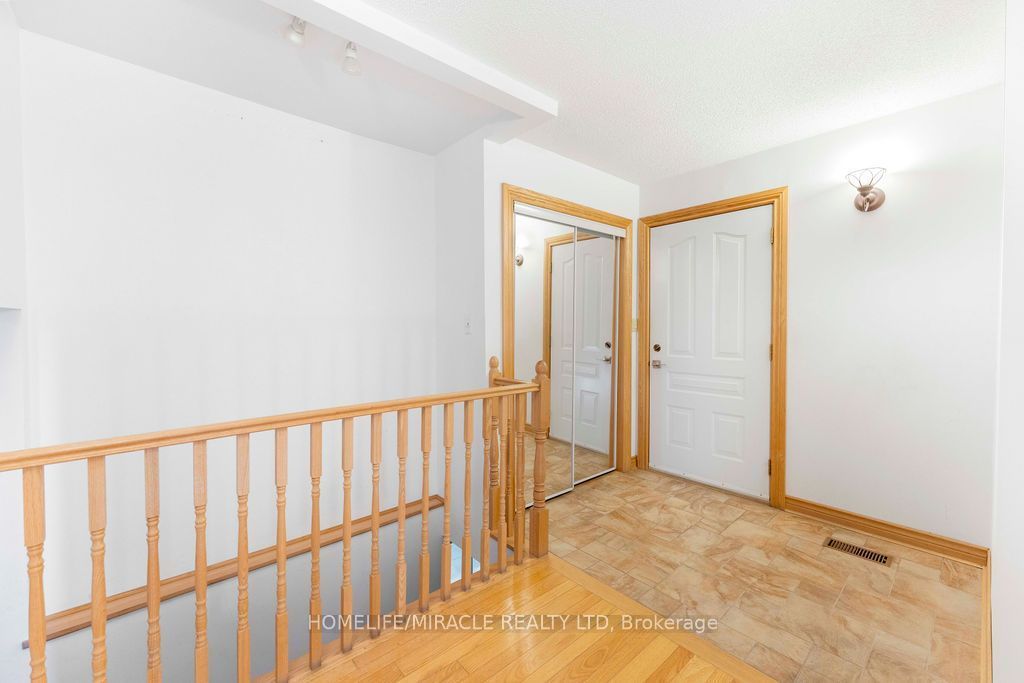 2033 Simcoe Street N Property Photo 2