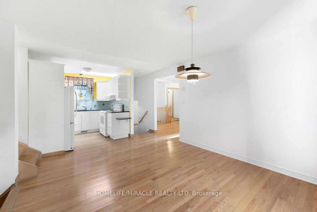2033 Simcoe Street N Property Photo 10