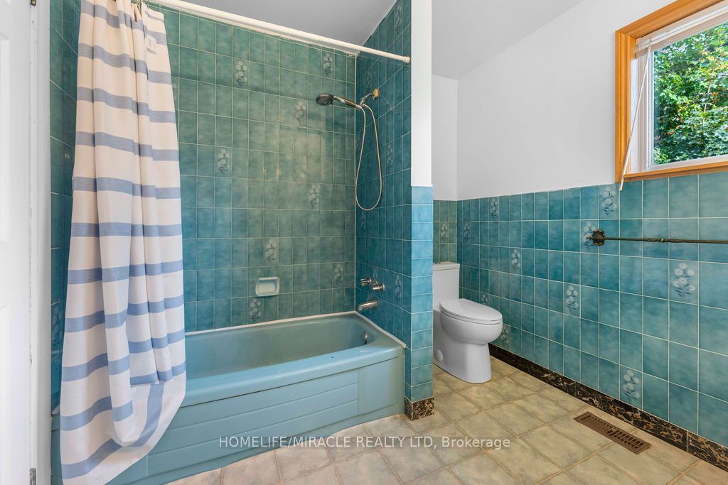 2033 Simcoe Street N Property Photo 23