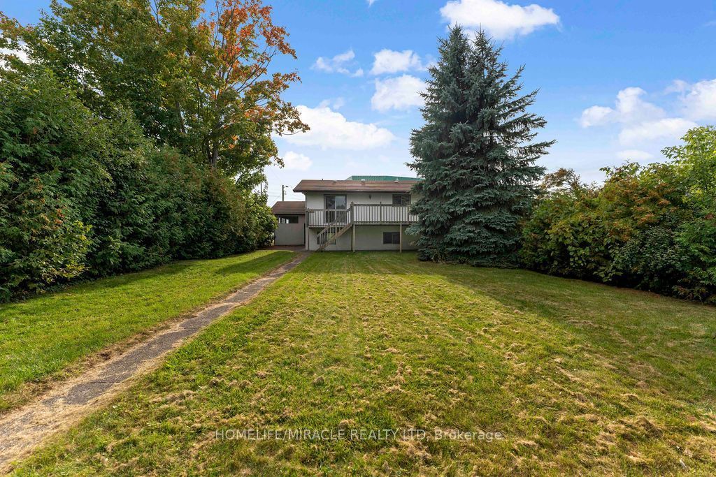 2033 Simcoe Street N Property Photo 39