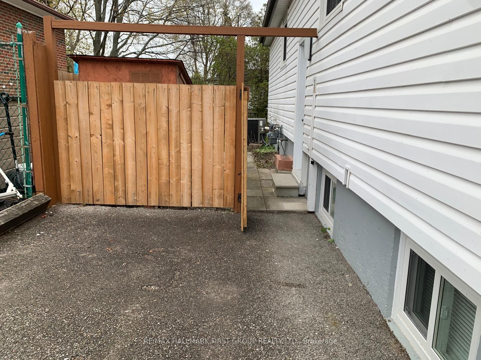 731 Yeremi Street Lower Property Photo 3
