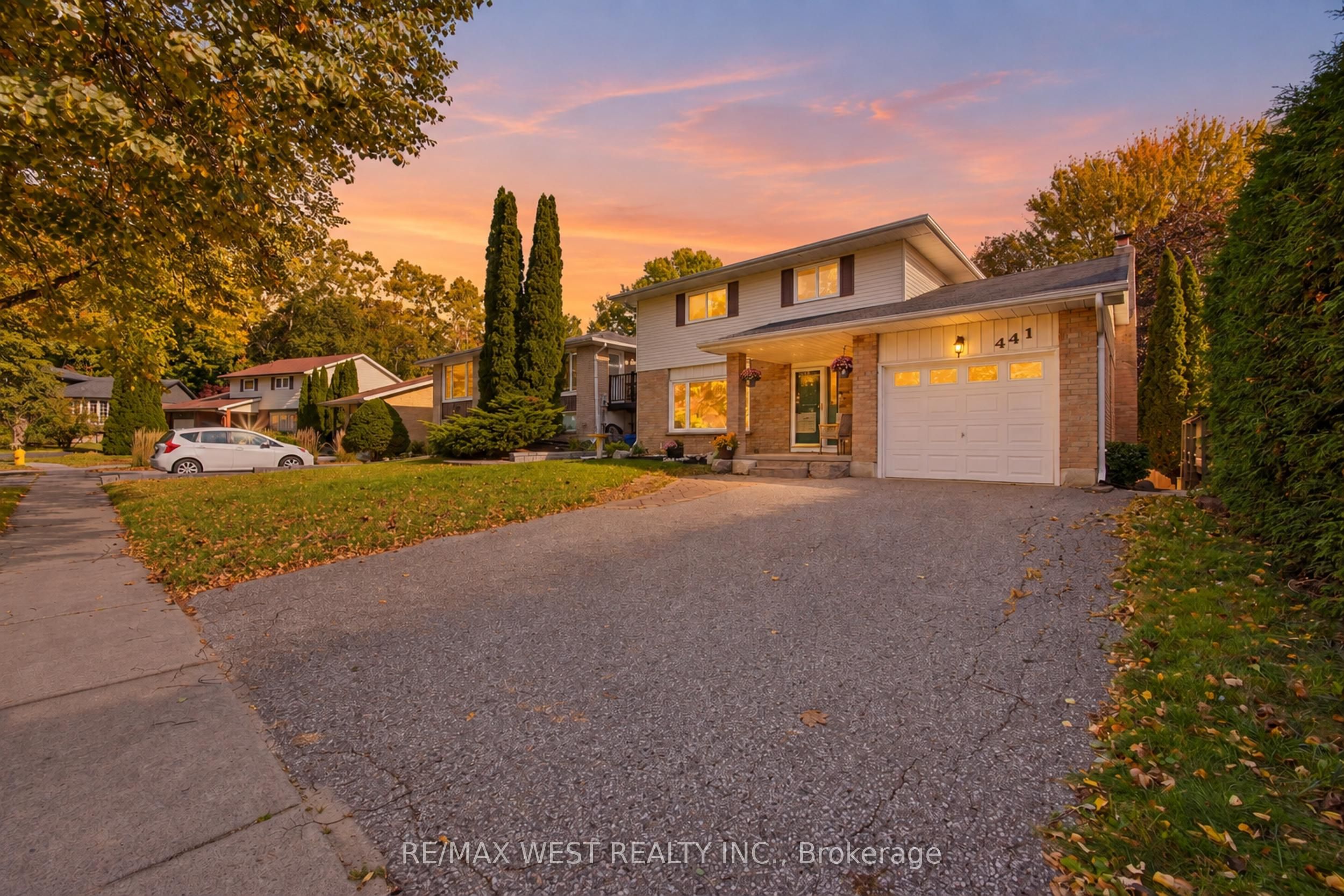 441 Paddington Crescent Property Photo 1