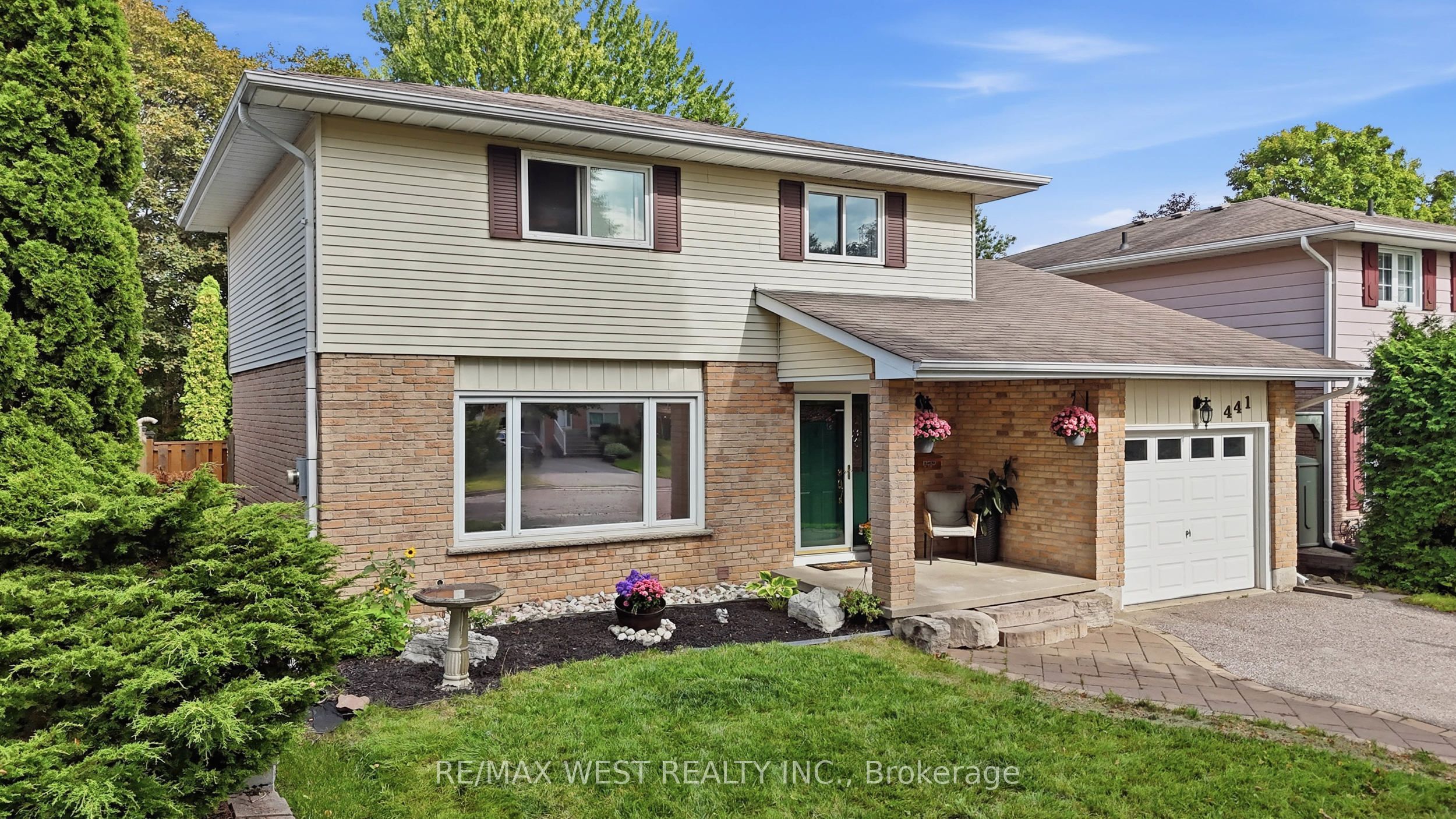 441 Paddington Crescent Property Photo 4