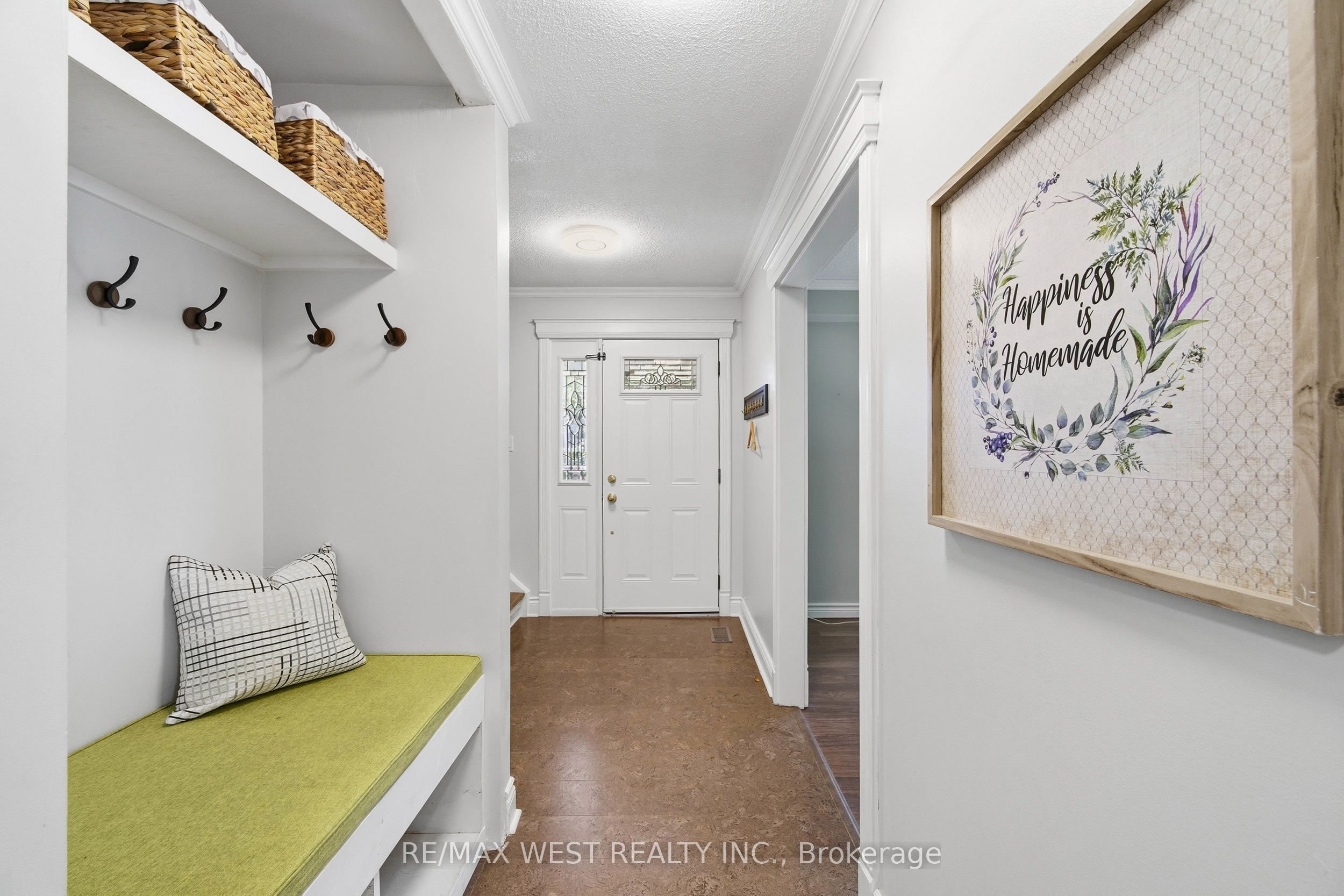 441 Paddington Crescent Property Photo 5