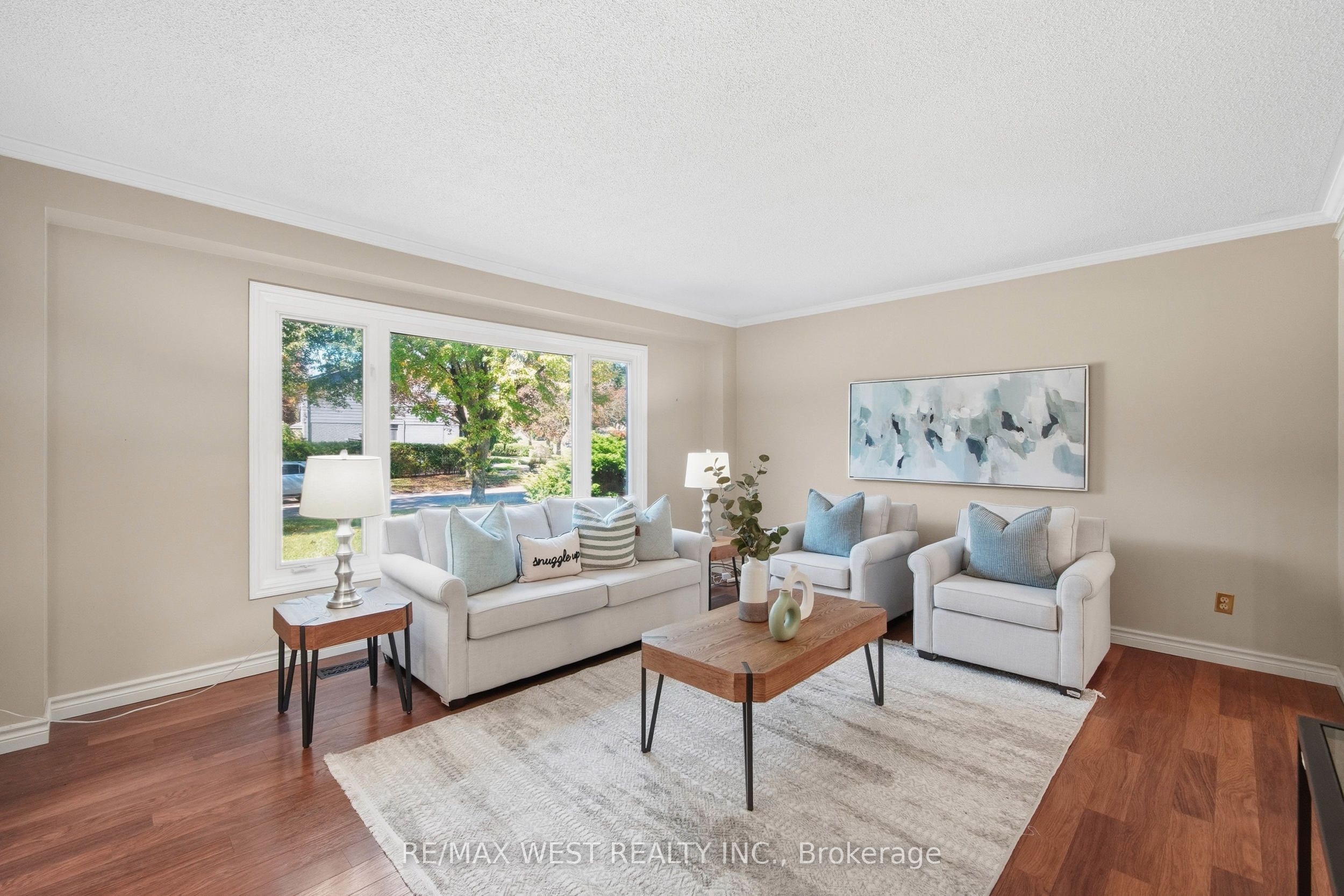 441 Paddington Crescent Property Photo 7