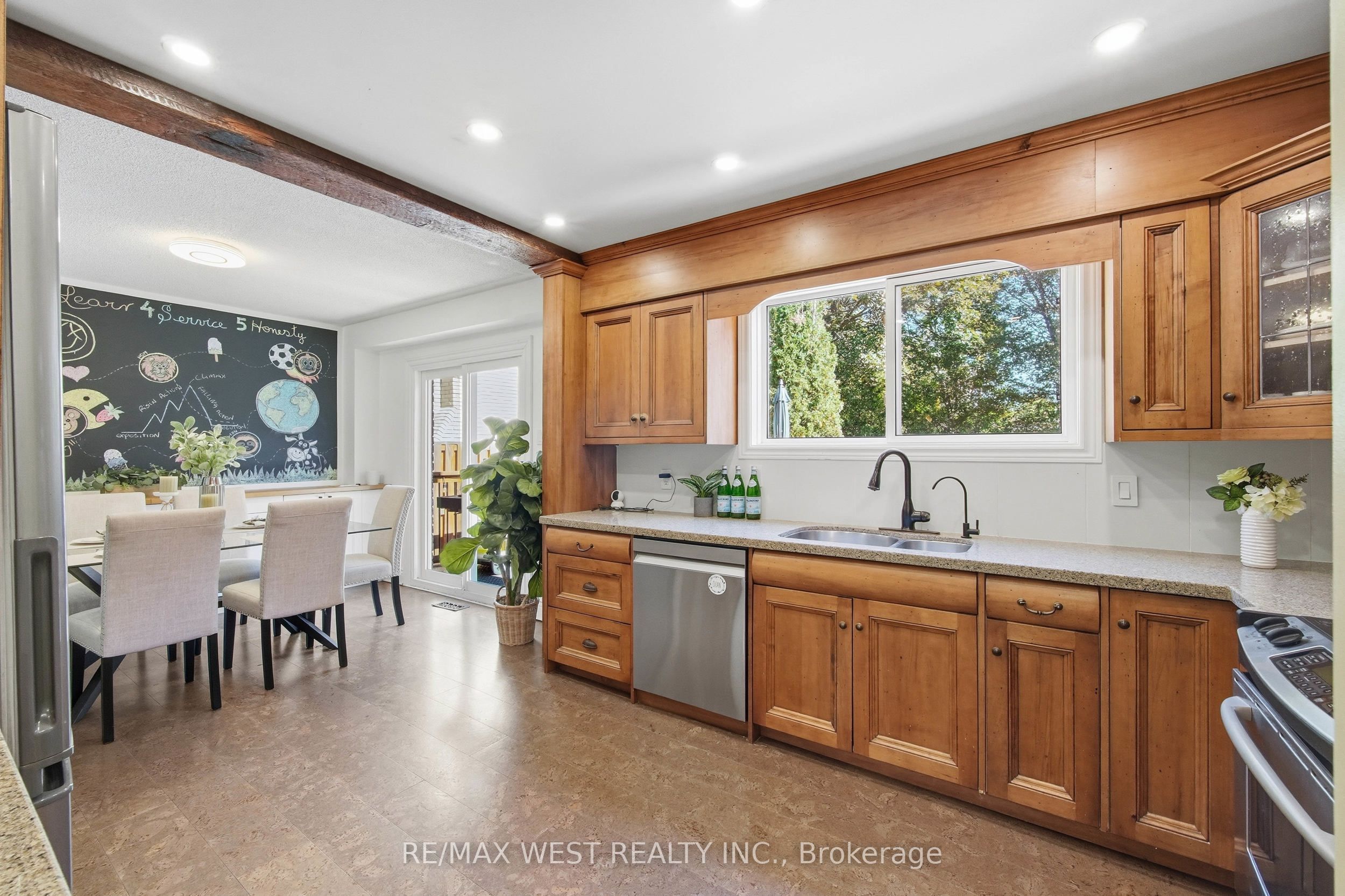 441 Paddington Crescent Property Photo 14