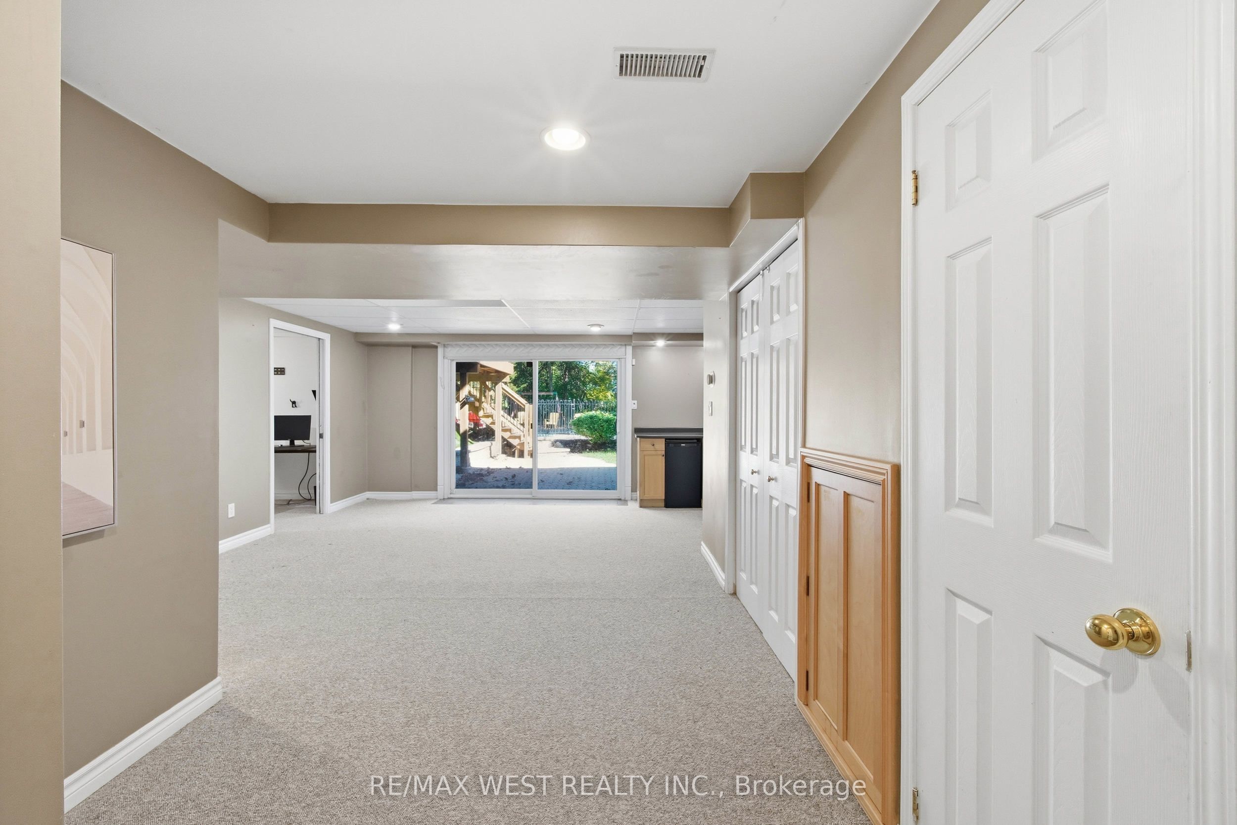 441 Paddington Crescent Property Photo 27
