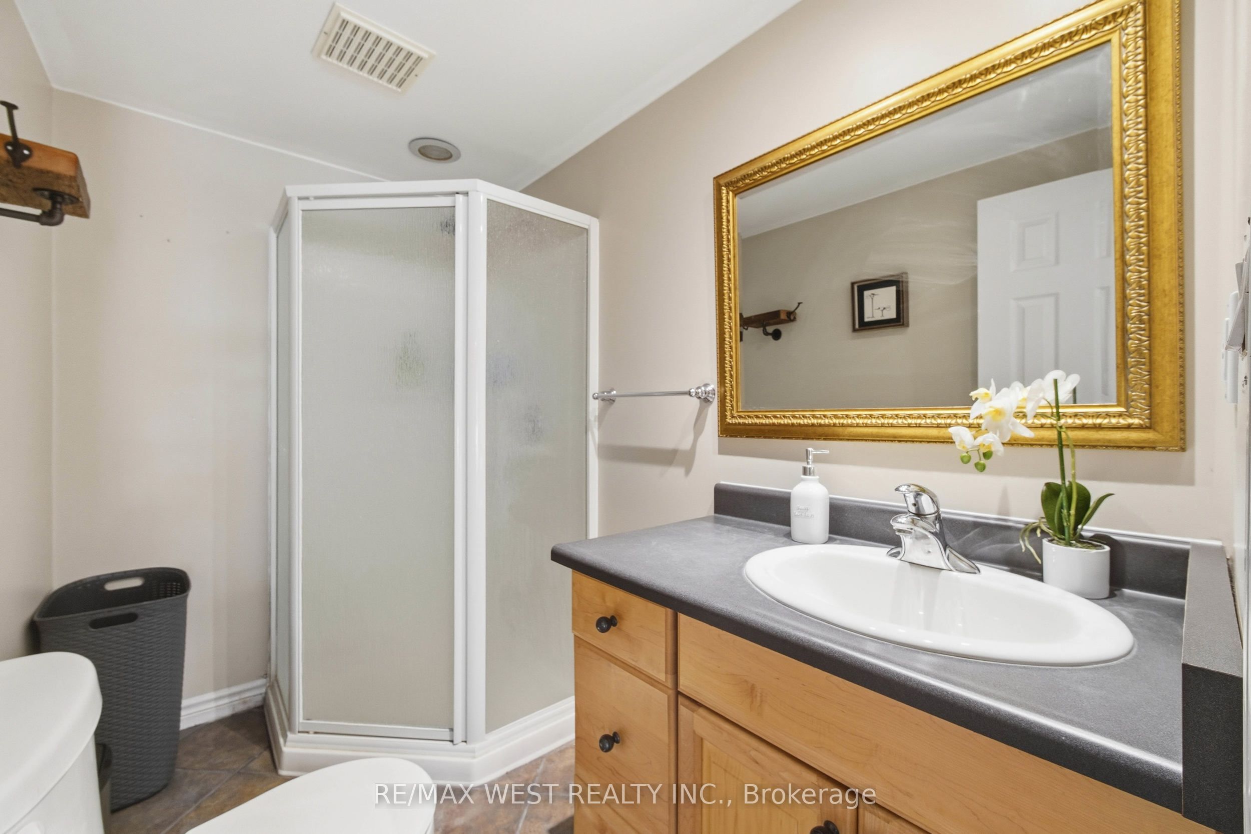 441 Paddington Crescent Property Photo 31