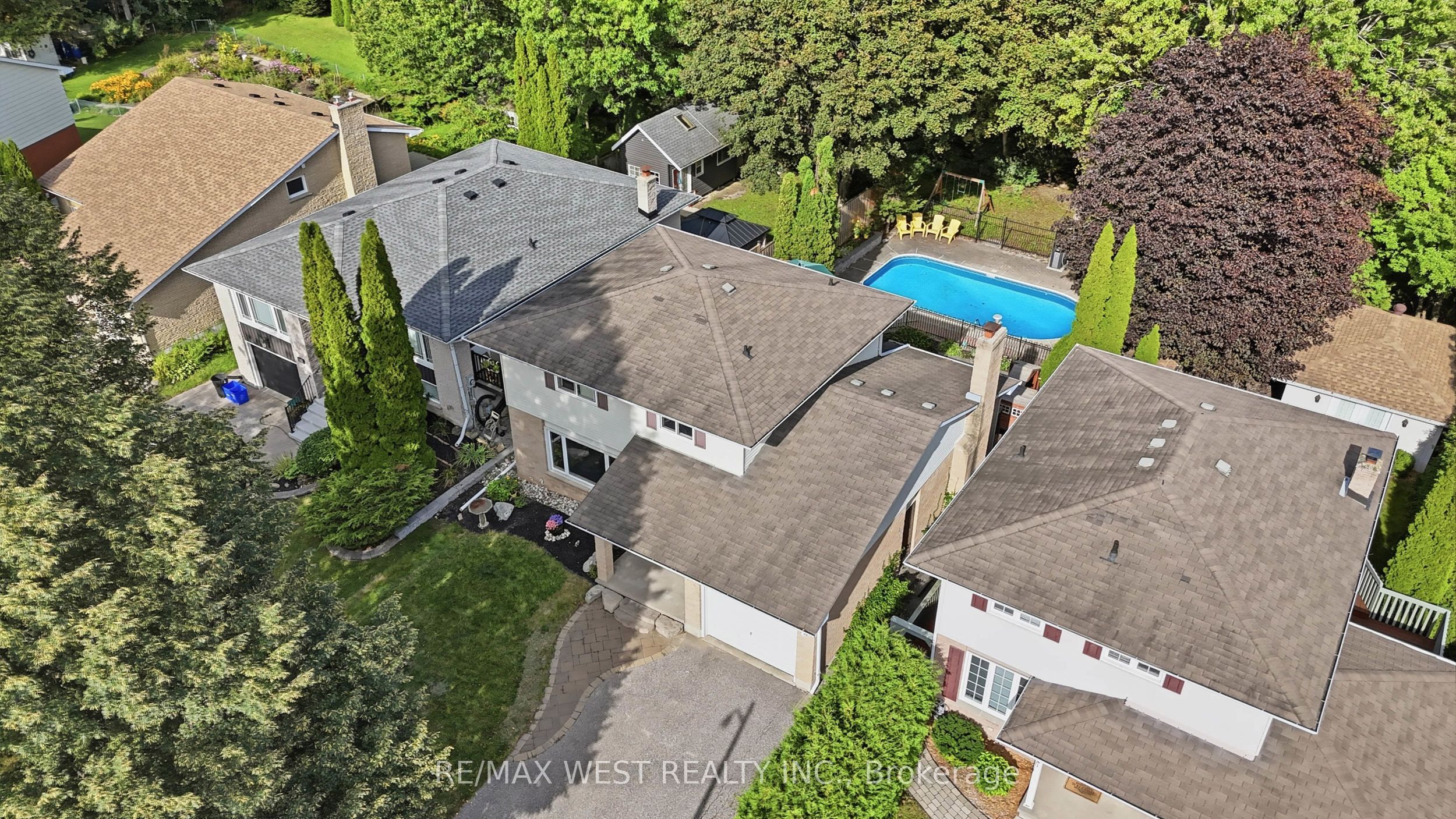 441 Paddington Crescent Property Photo 33
