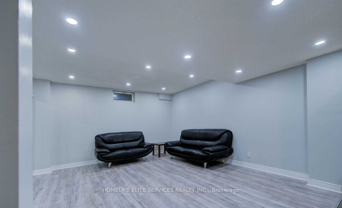 764 Meadowvale Road Bsmt Property Photo 2