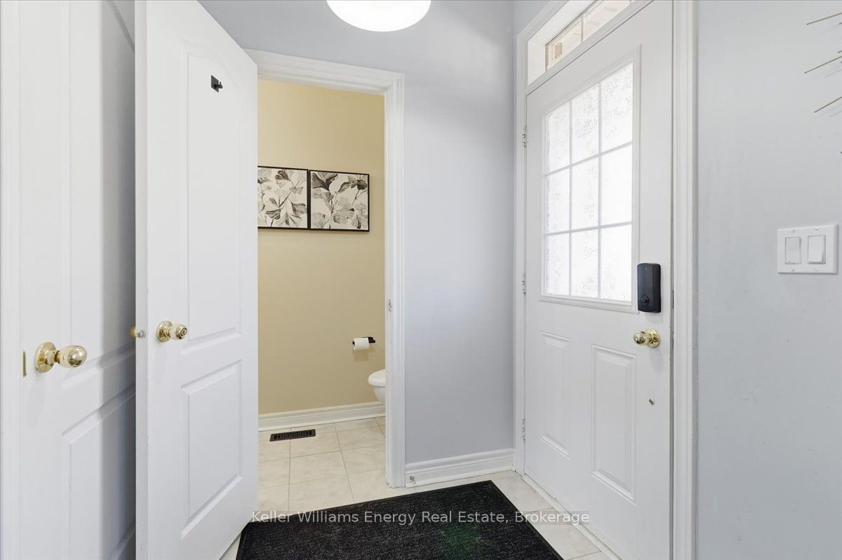 2464 Earl Grey Avenue Property Photo 2