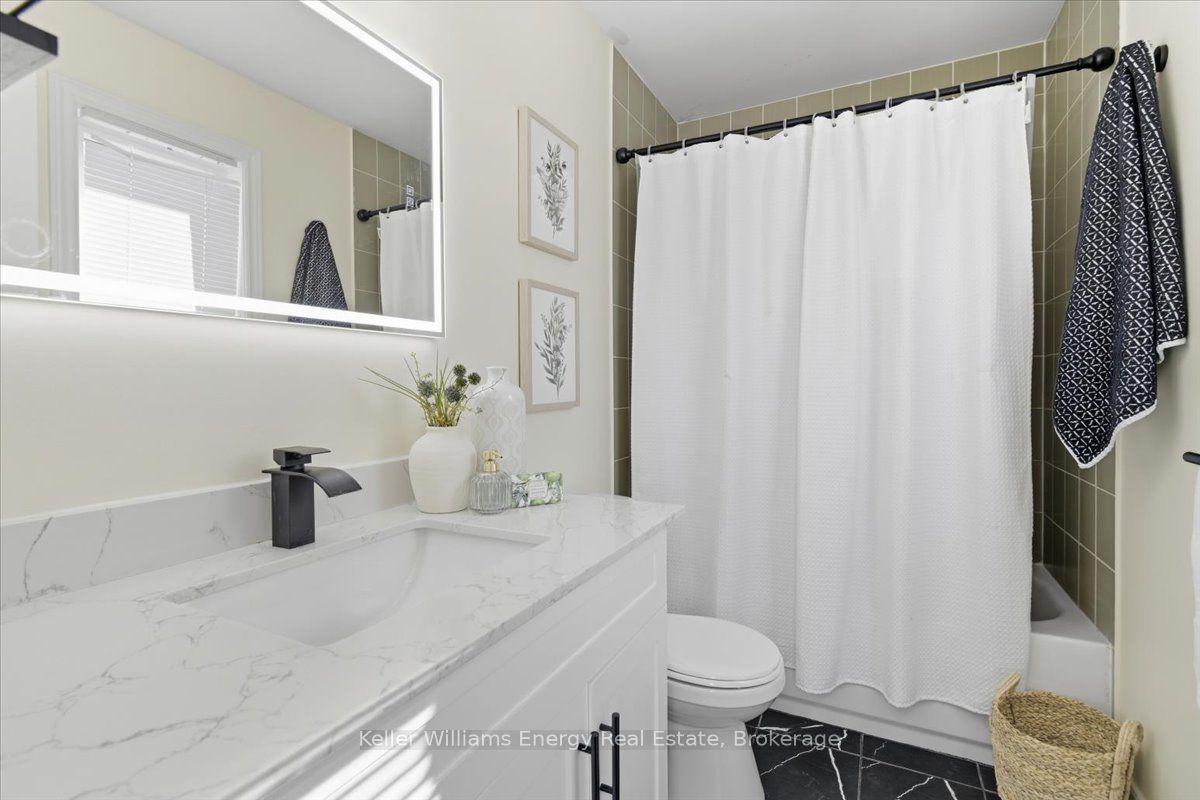 2464 Earl Grey Avenue Property Photo 16