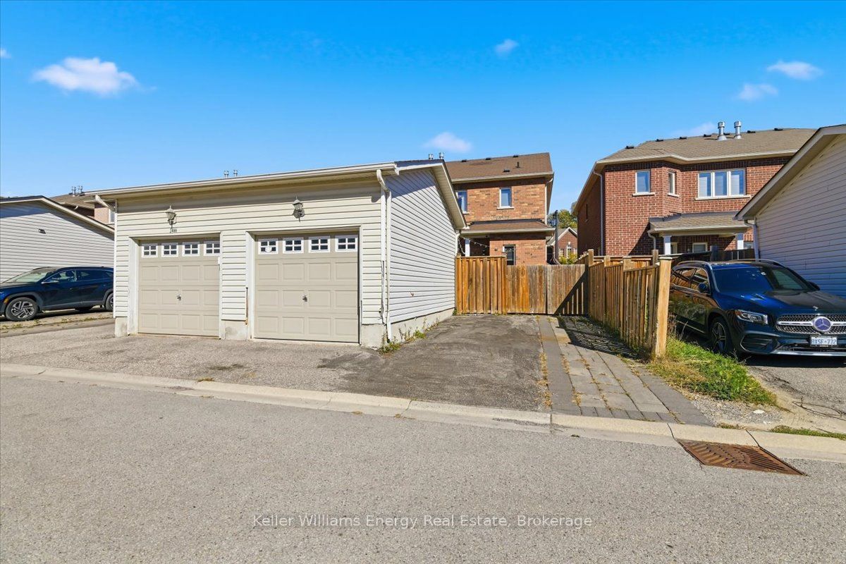 2464 Earl Grey Avenue Property Photo 27