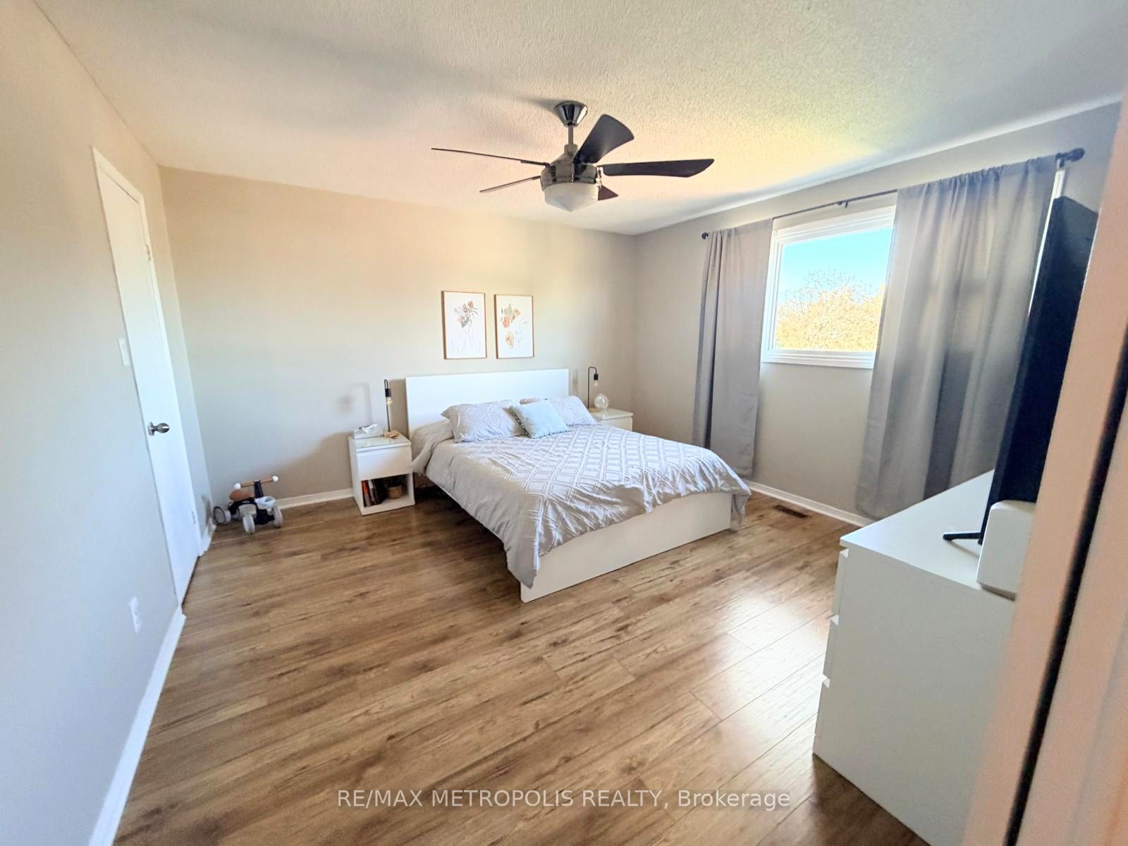 85 Barnes Drive Main Property Photo 18