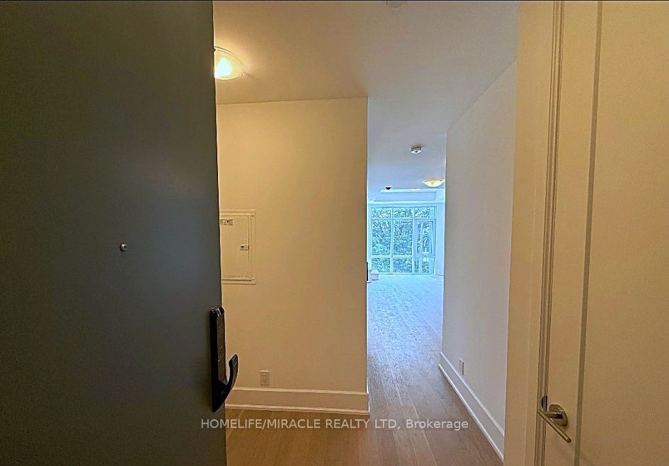 800 Broadview Avenue 404 Property Photo 3